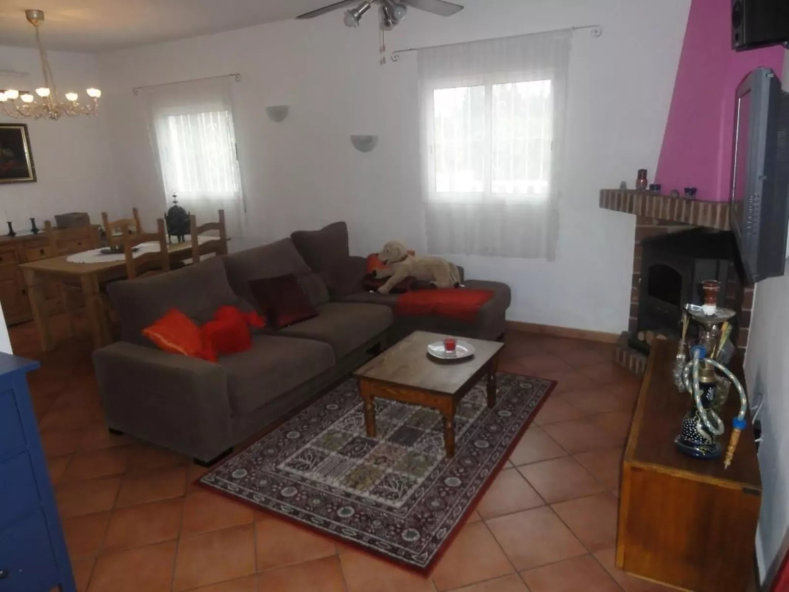 Villa im spanischen Stil mit großem Pool und ein - Image-tags.info