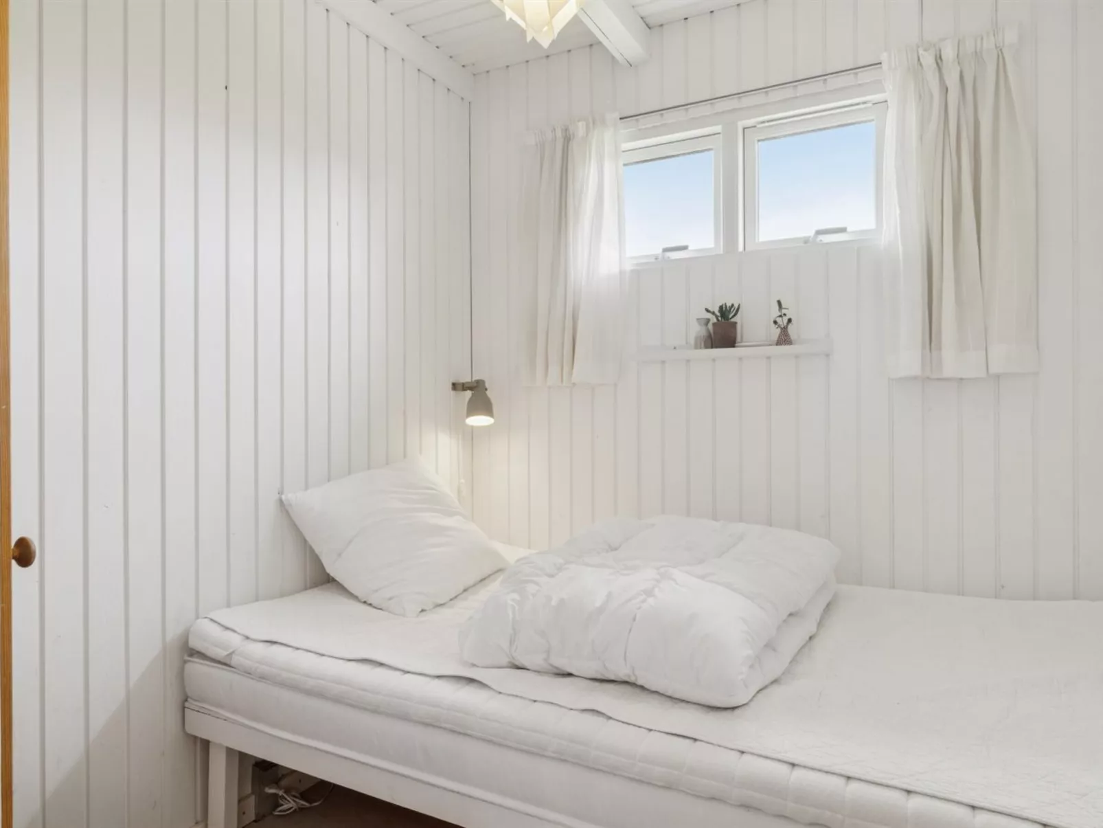 "Bjarni" - 180m from the sea - Binnen