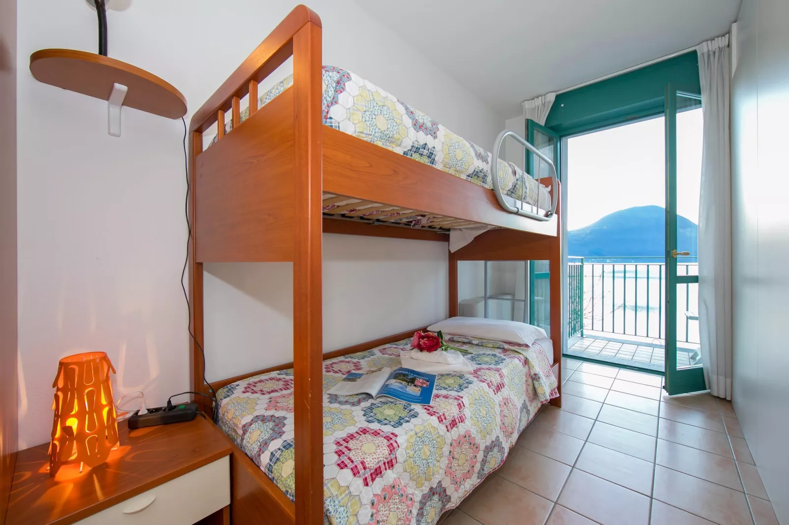 RESIDENCE PORTO LETIZIA - PALACE-2ROOM APT 6 PAX LAKE VIEW 8209 - P2LP6 - Slaapkamer