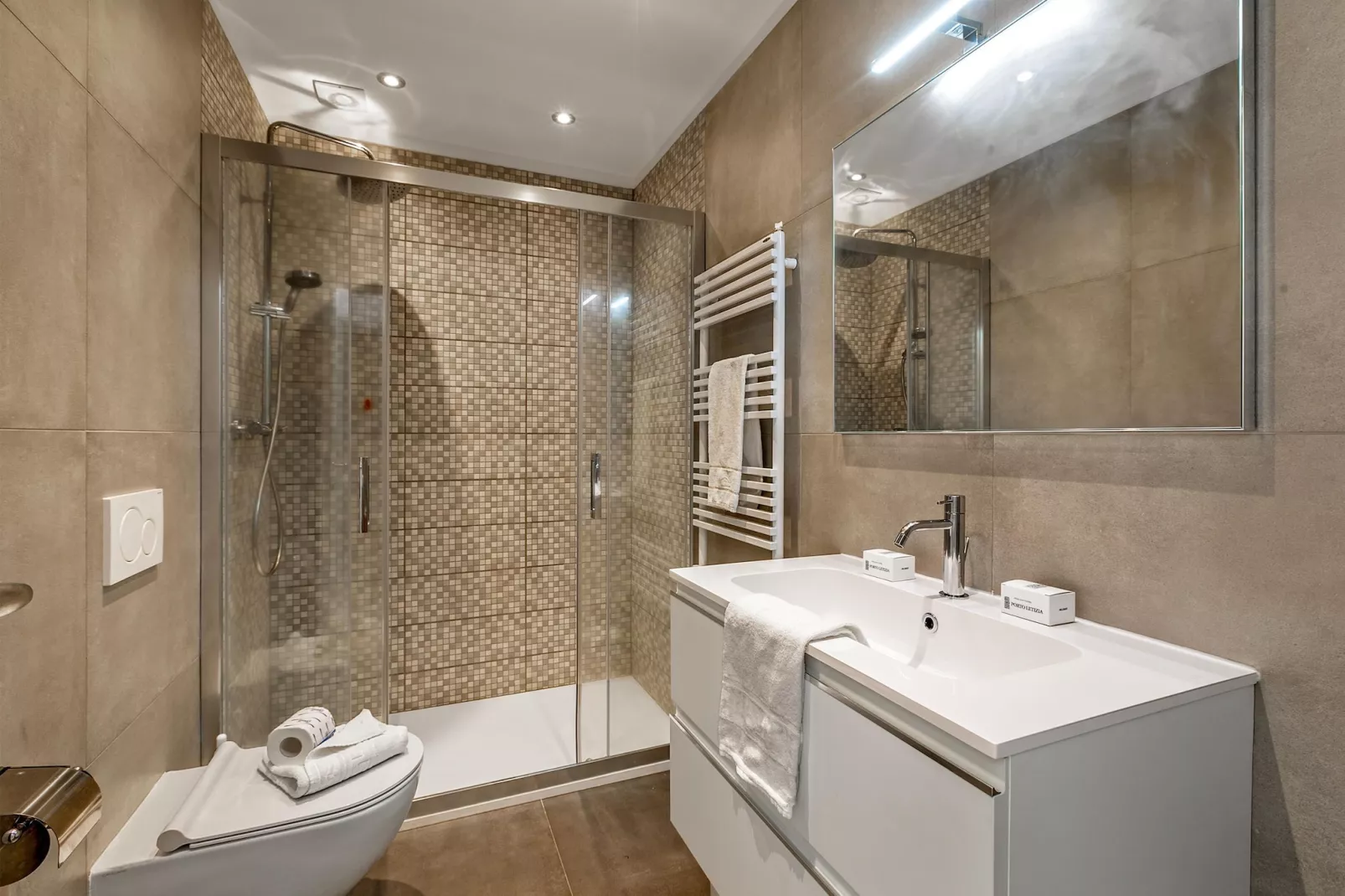 RESIDENCE PORTO LETIZIA - VILLAS-2BEDROOMS APT 6 PAX DELUXE 8218 - V2DL6 - Badkamer