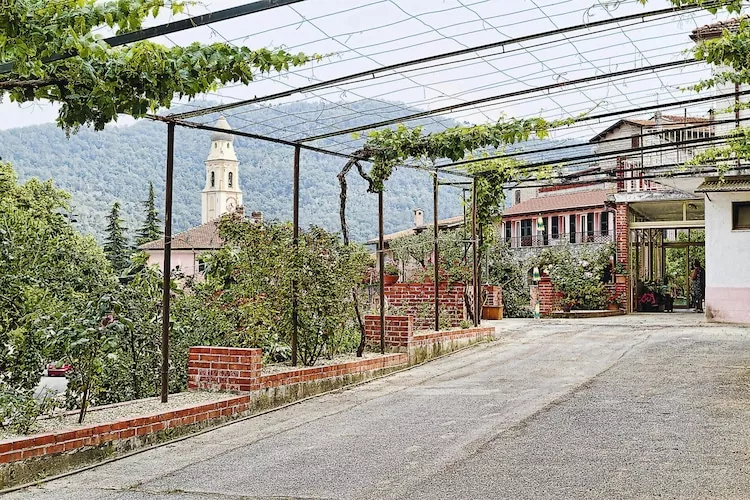 Agri-tourism Borgo Ameno Casanova Lerrone M4 / A4-Uitzicht