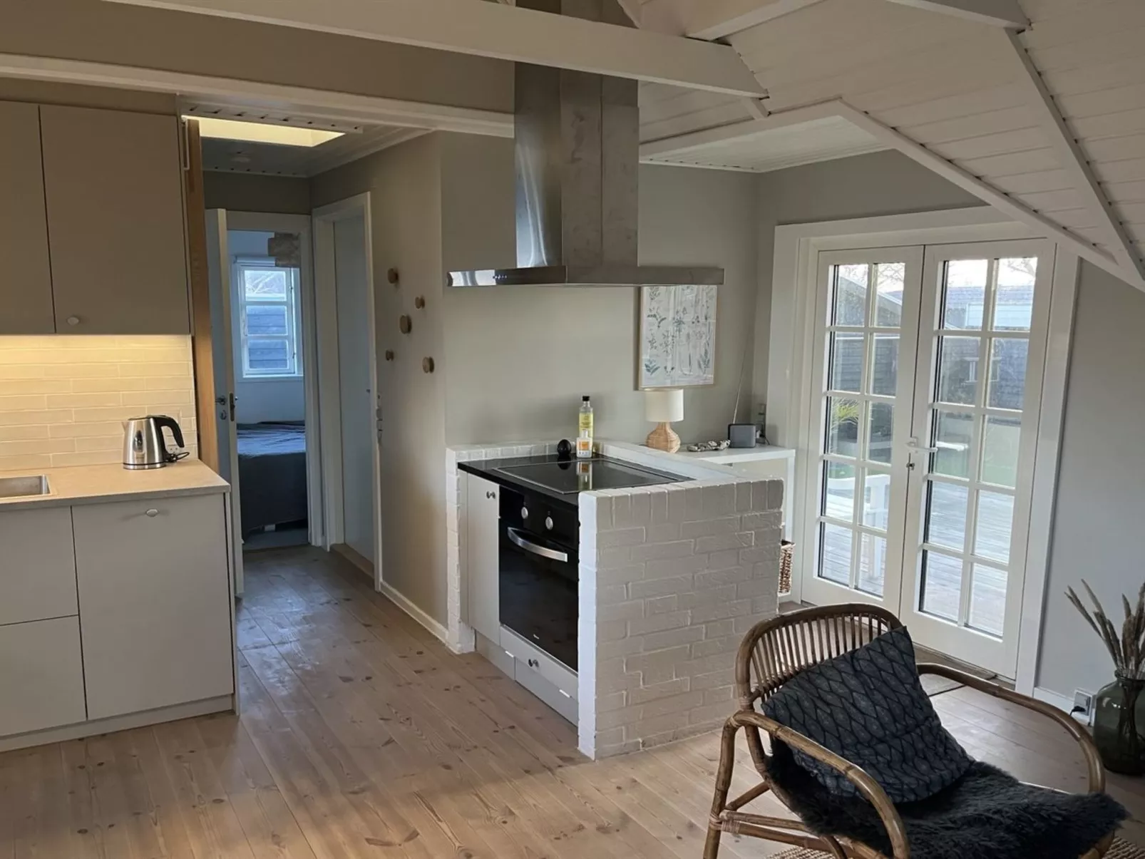 "Ulv" - 25m from the sea-Binnen