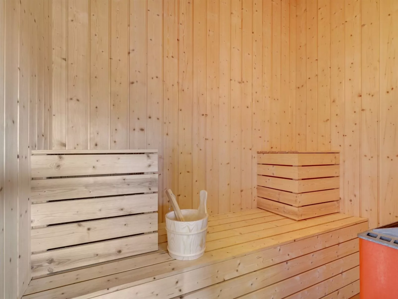 "Emelia" - 50m from the sea-Binnen