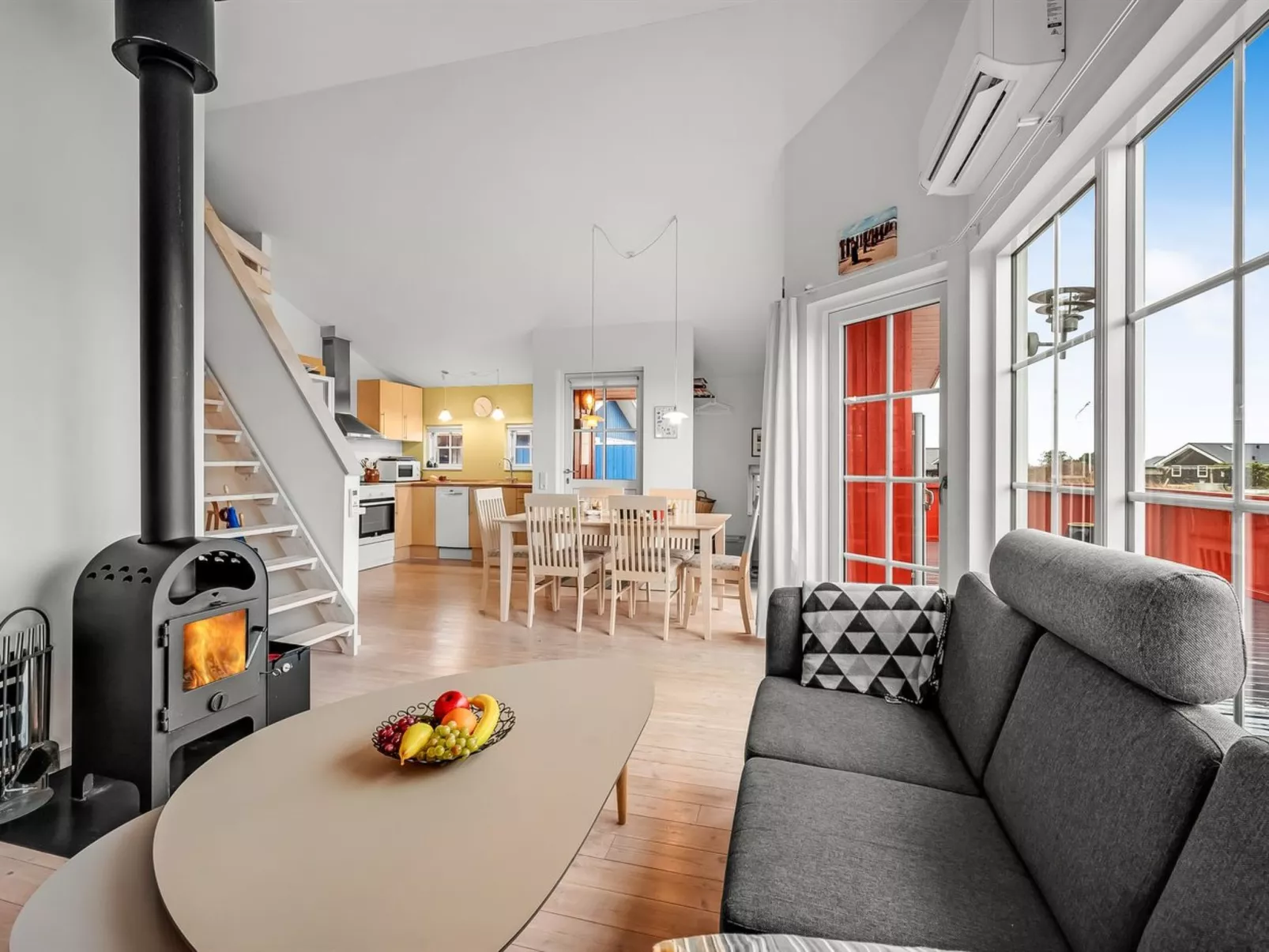 "Binta" - 300m to the fjord - Binnen