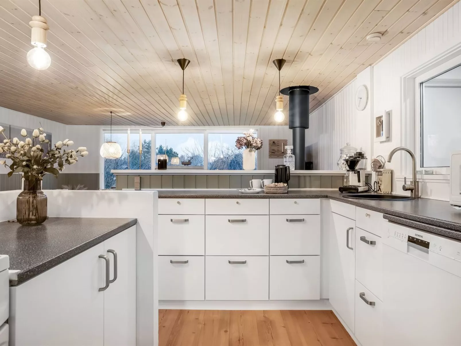 "Felicia" -  from the sea - Binnen