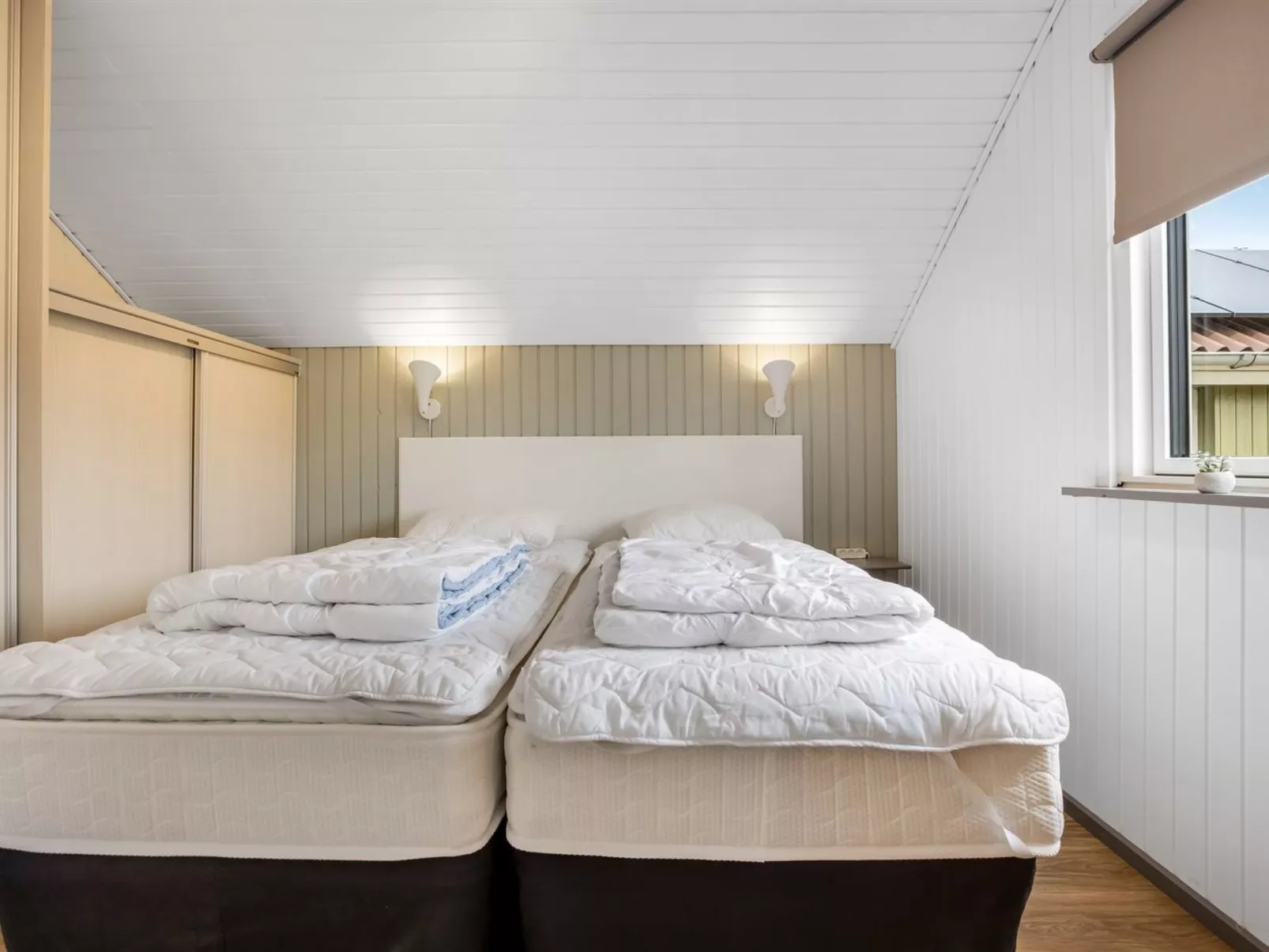 "Emiljan" -  from the sea-Binnen