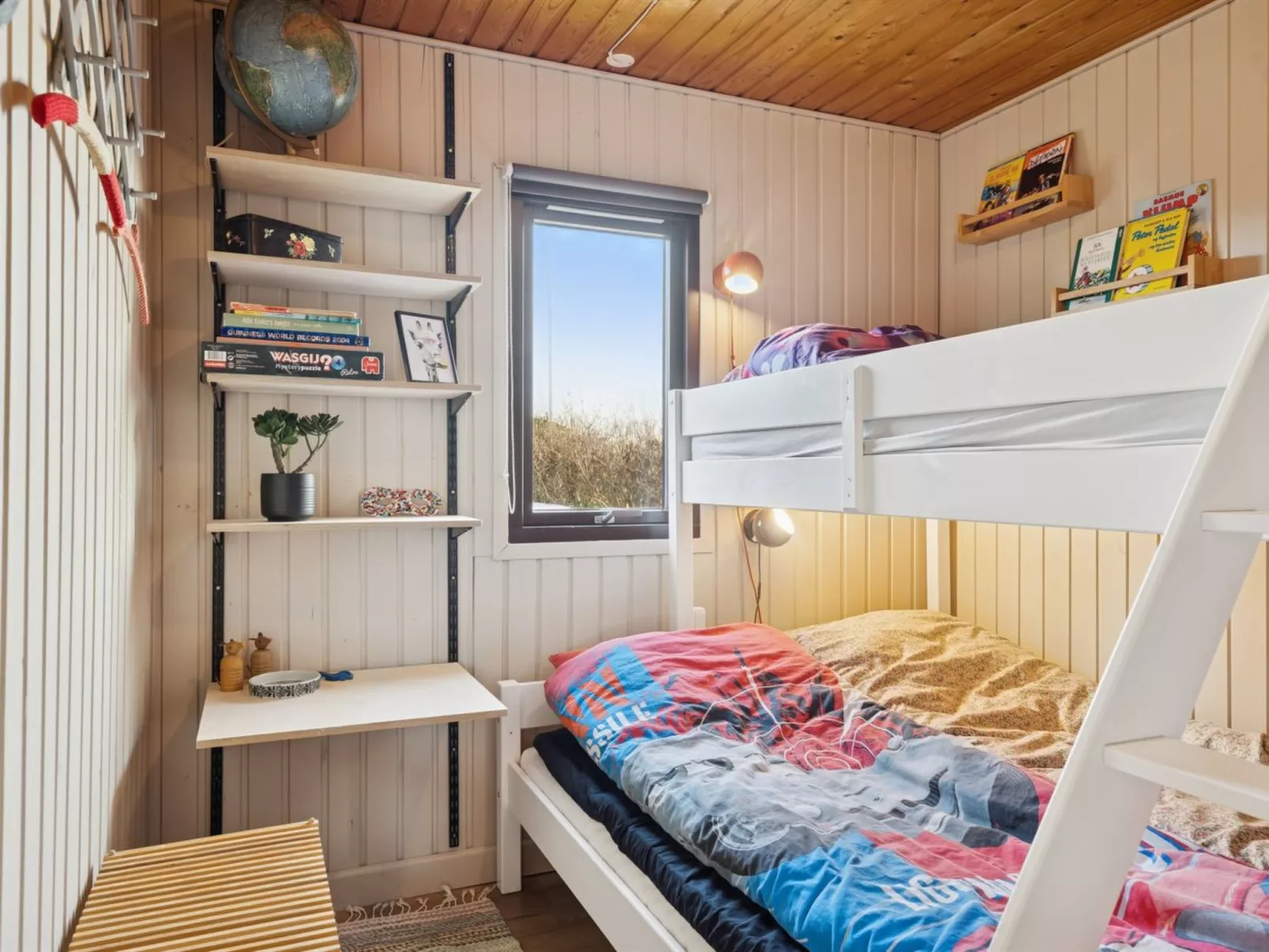 "Joseph" - 500m from the sea-Binnen