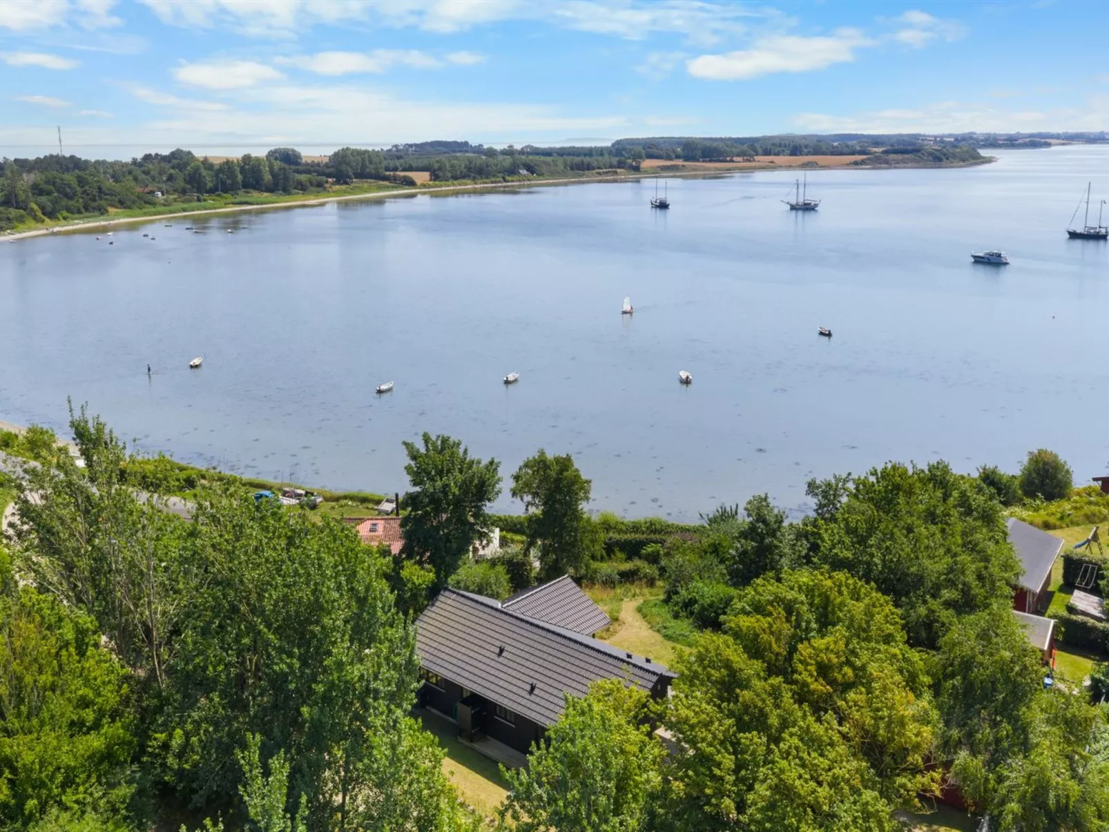 "Edvardsine" - 40m from the sea-Buiten