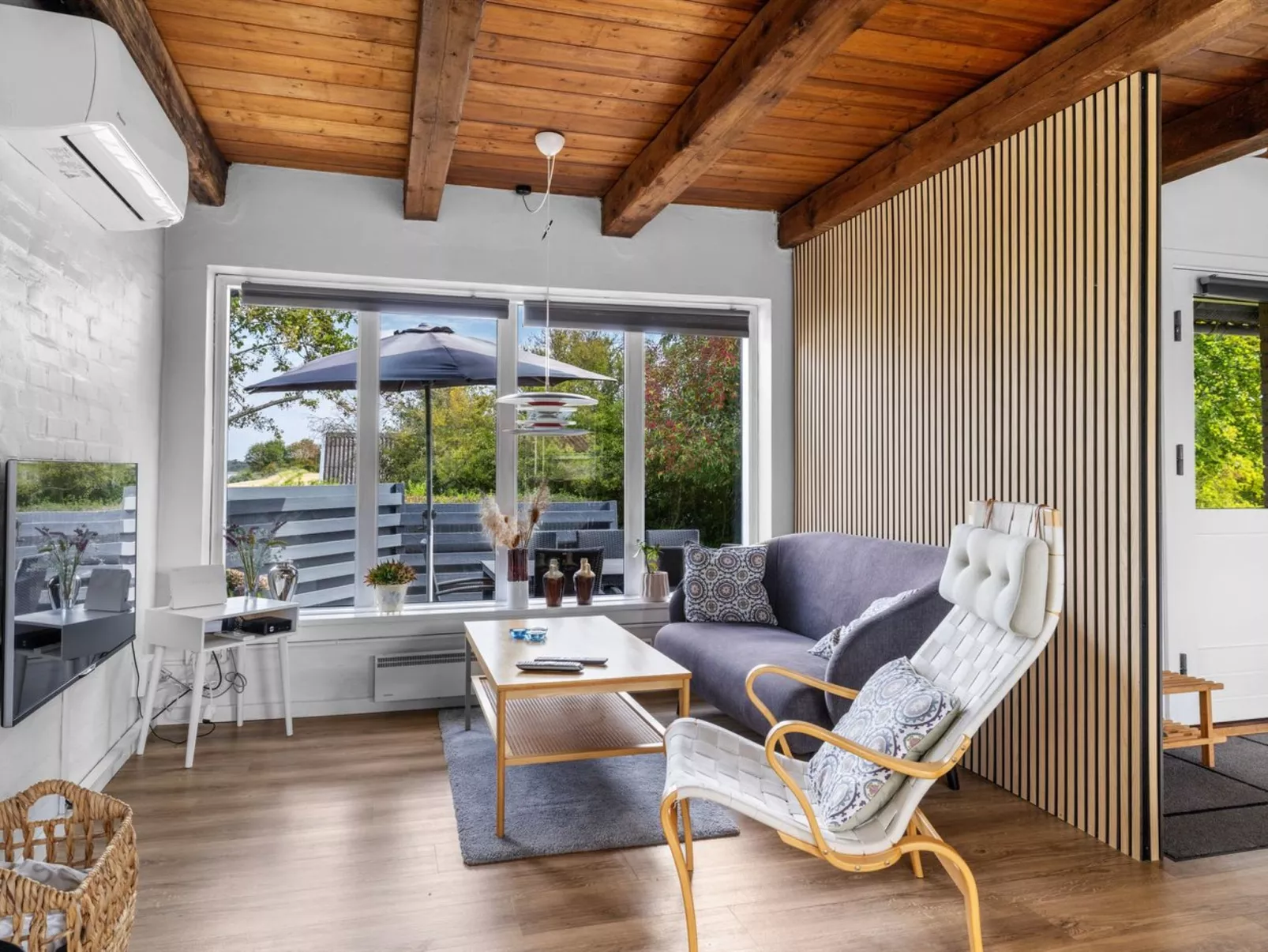 "Ina" - 210m from the sea-Binnen