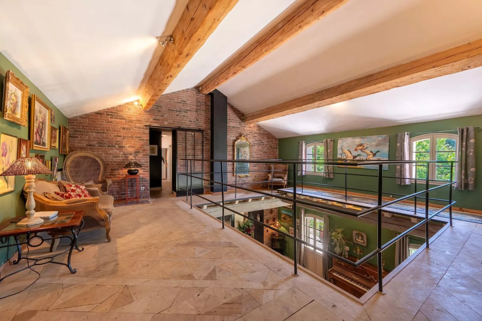 Grand Mas climatisé Arles-Overloop