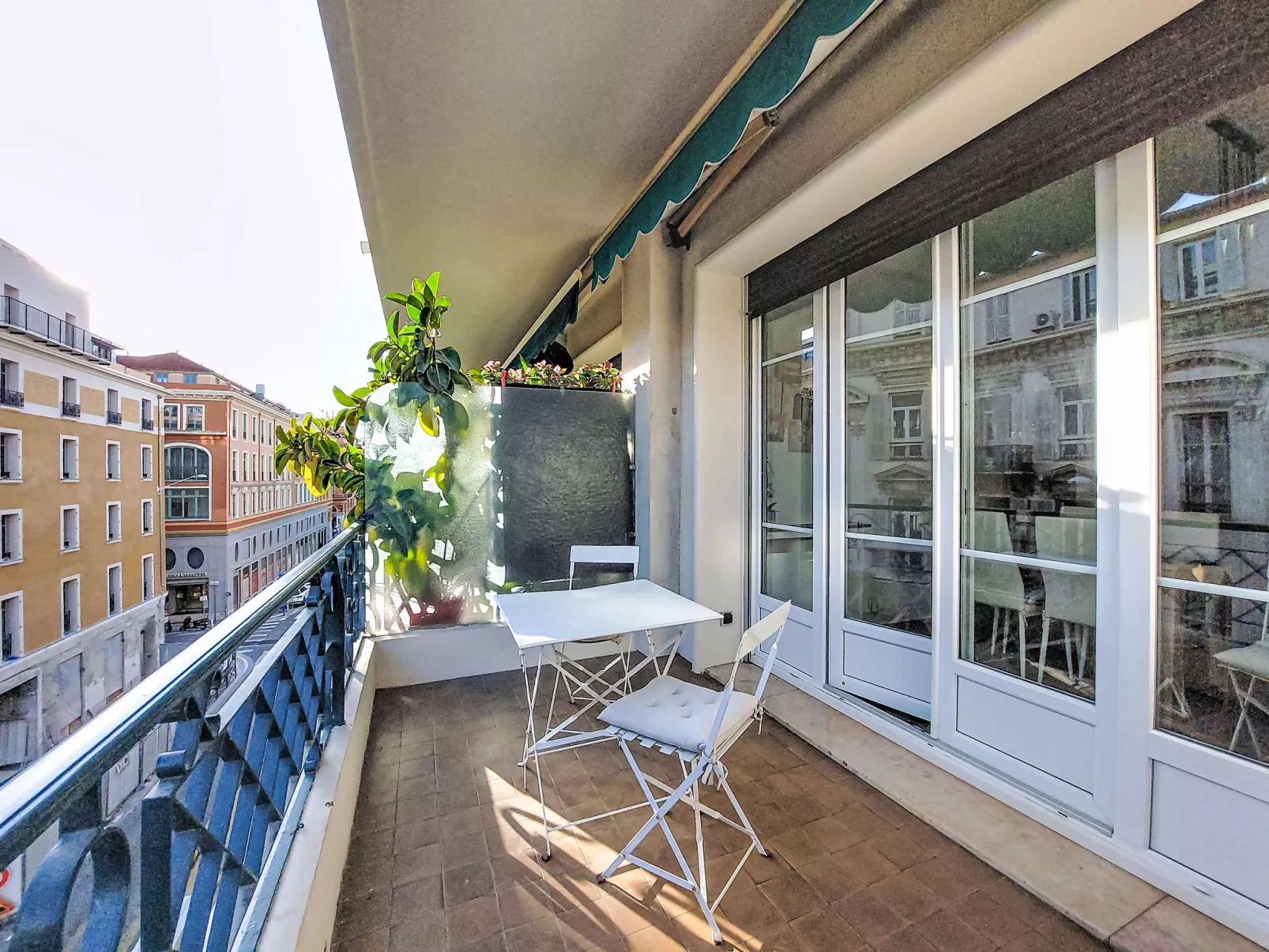 Le Lafayette - Buiten