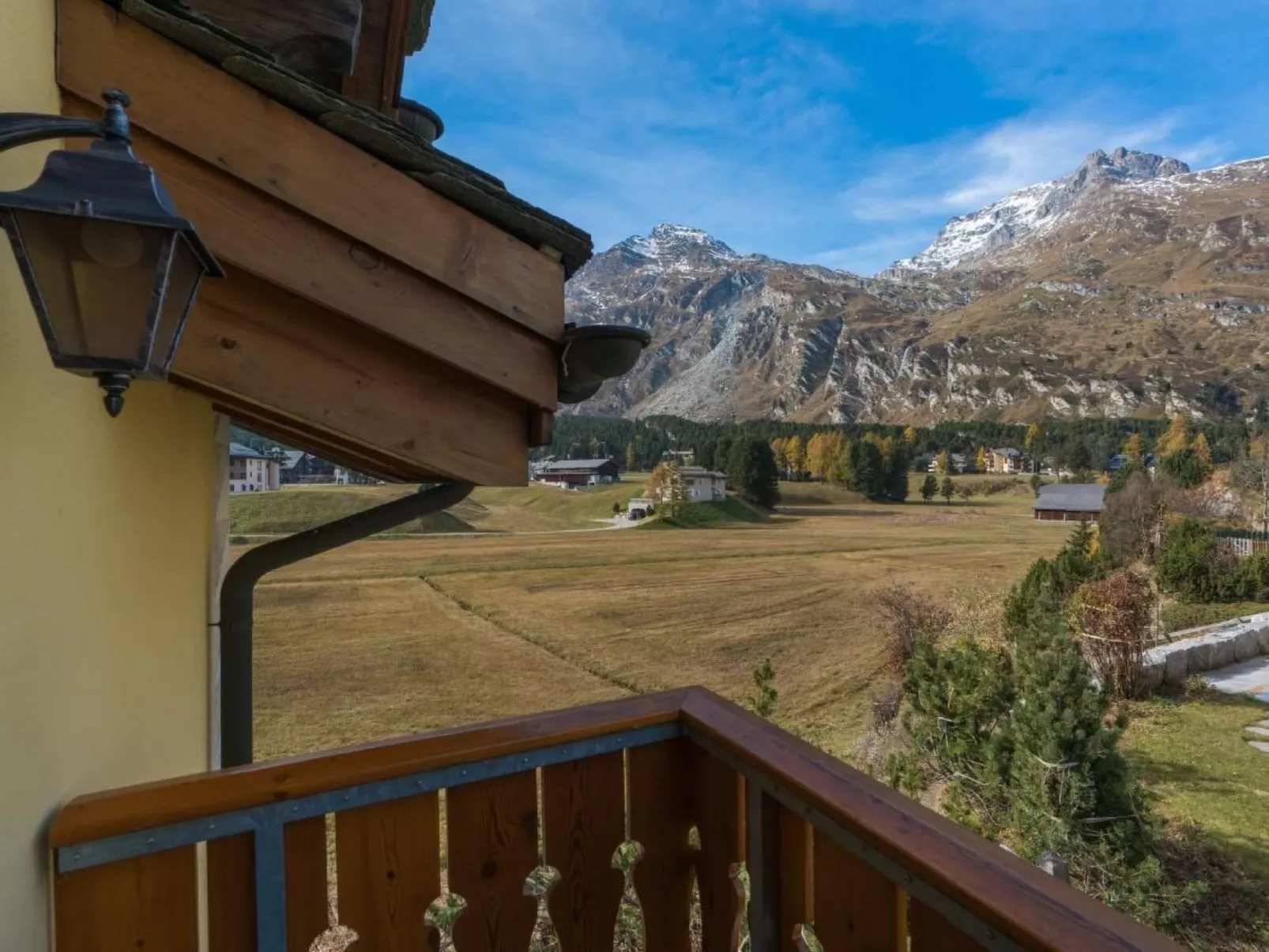 Chesa Trais FluorsC3 - Image-tags.info