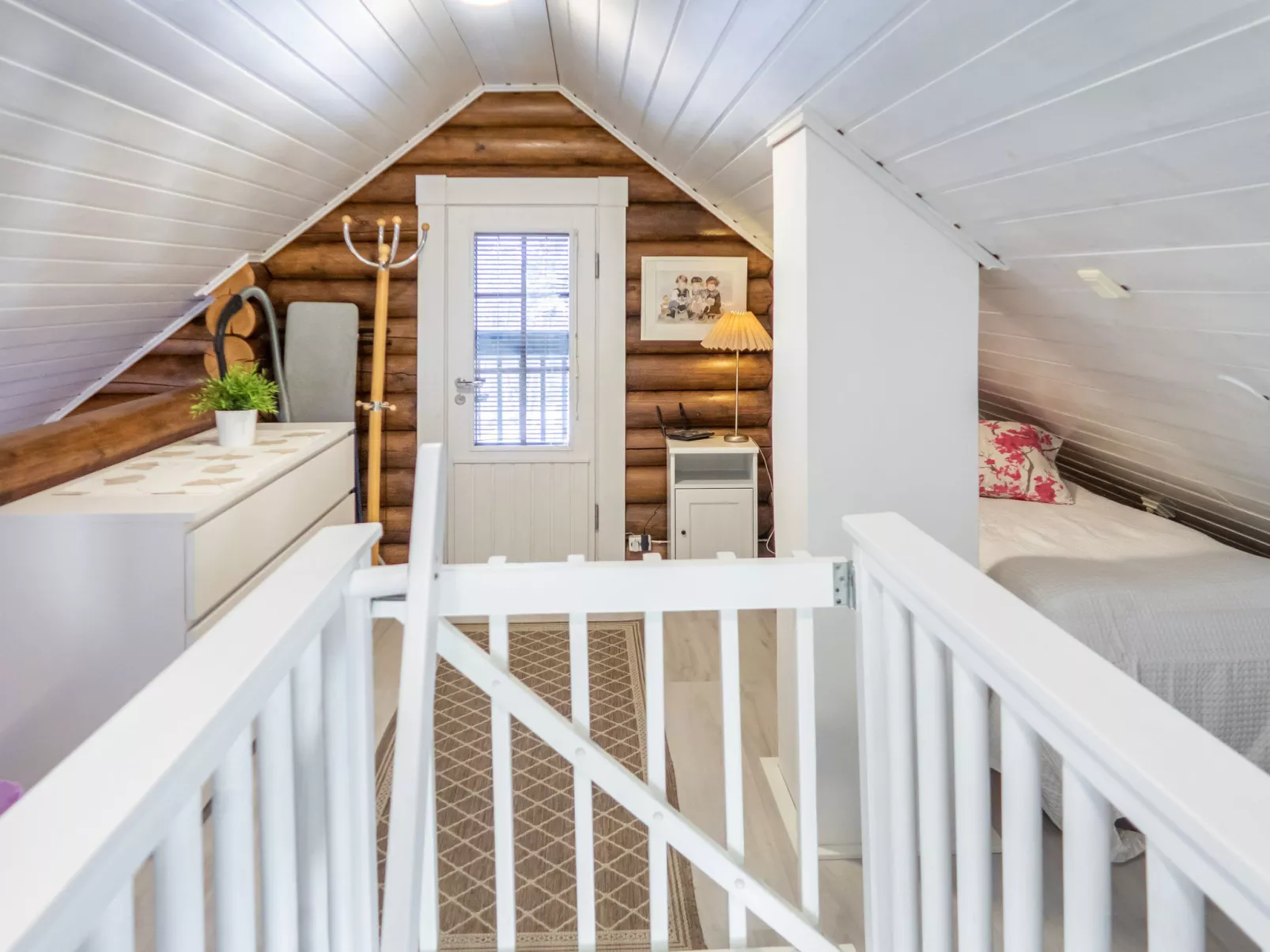 Linnanhelmi (ent. metsäpeura) - Binnen