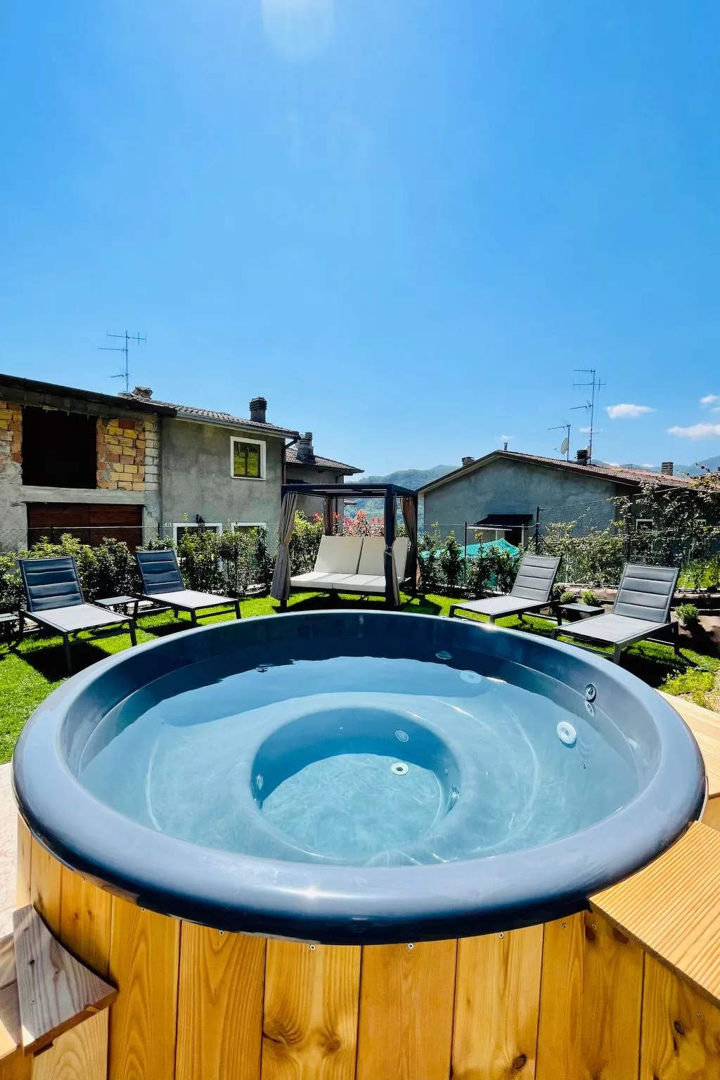 Wohnung in Voltino mit Garten - Image-tags.info