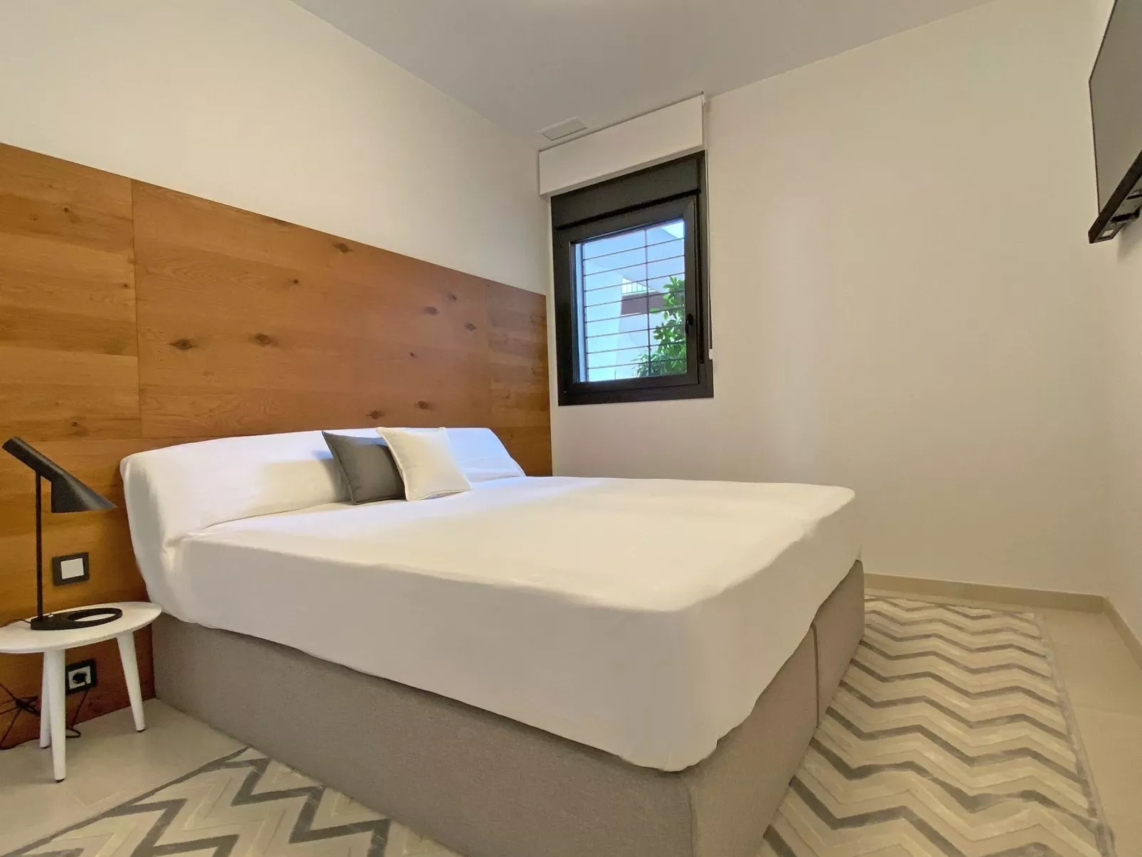 Luxuriöses Apartment mit Pool und Garage am Poniente Beach! - Image-tags.info