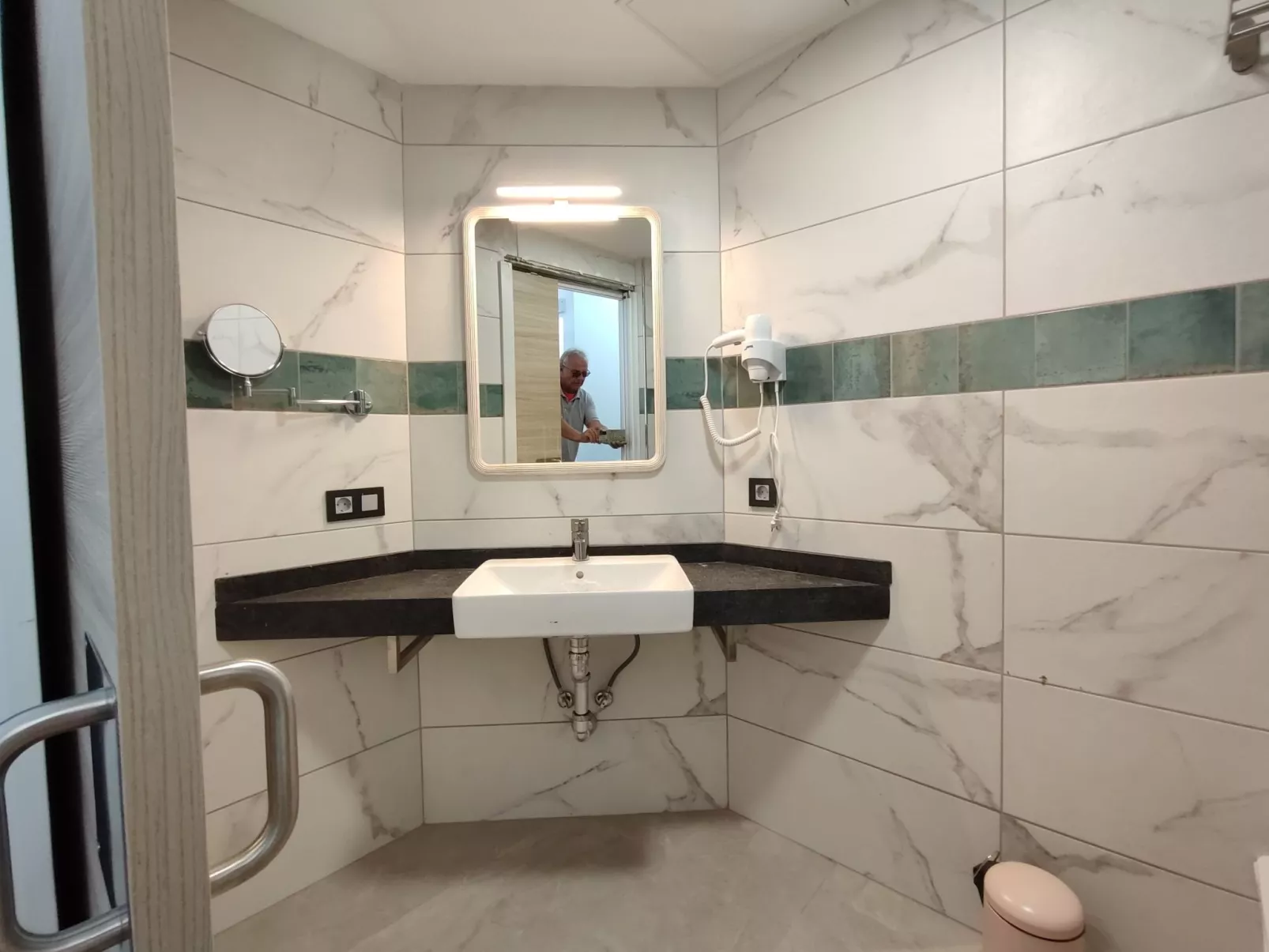 Luxuriöse Villa mit privatem Pool und Bergblick - Image-tags.info