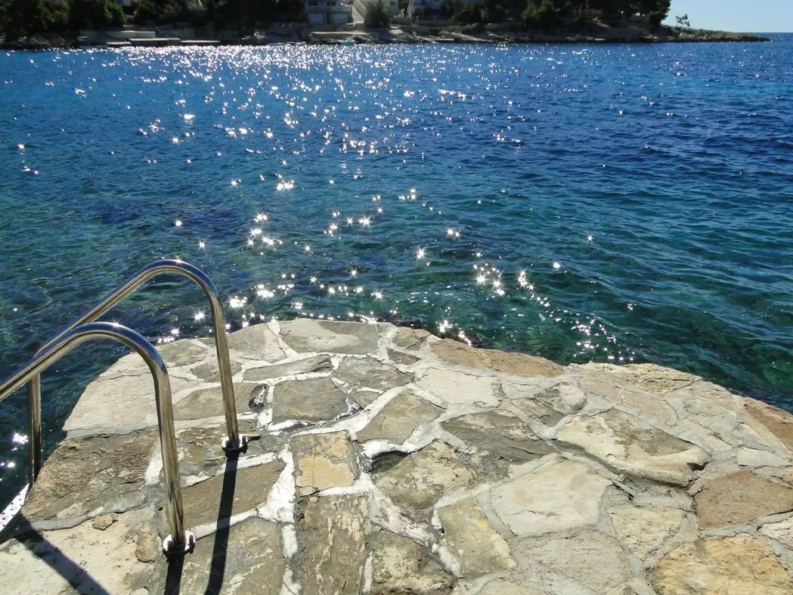 "Perla 3" mit Blick auf das Wasser - Image-tags.info