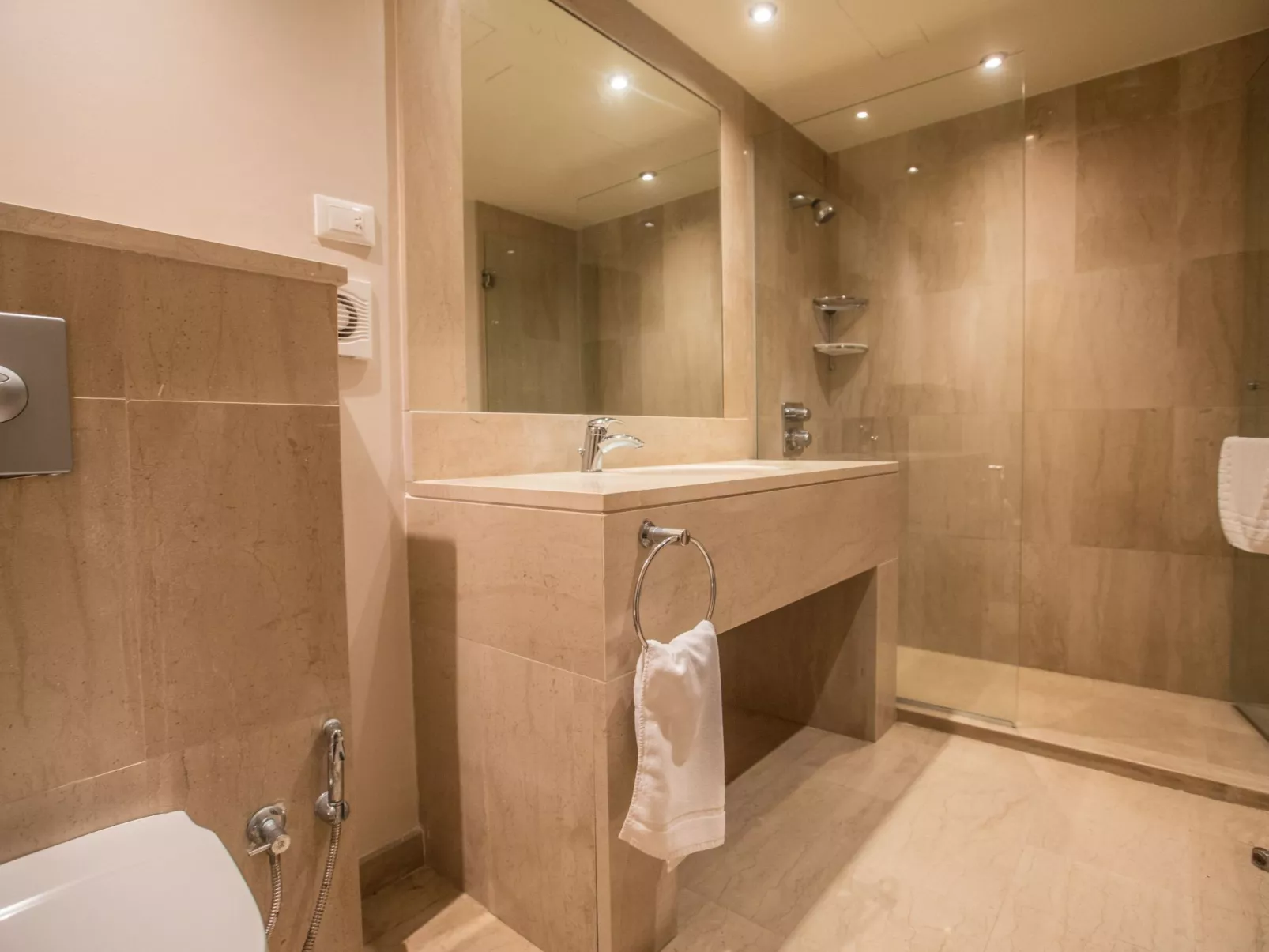 Geräumige Ferienvilla mit atemberaubendem Ausblick - Image-tags.info