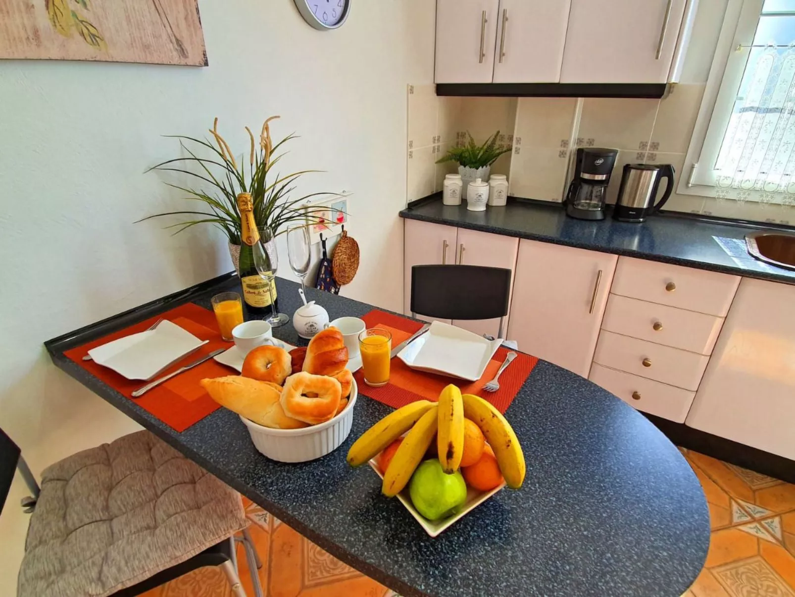 Gemütliches Ferienhaus in Tarajalejo mit Großem Garten und Meerblick - Image-tags.info