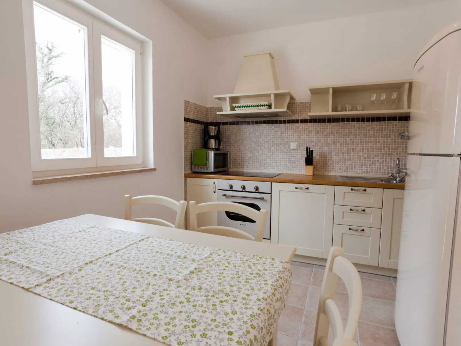 Luxuriöse Villa mit Pool inmitten der Natur - Image-tags.info