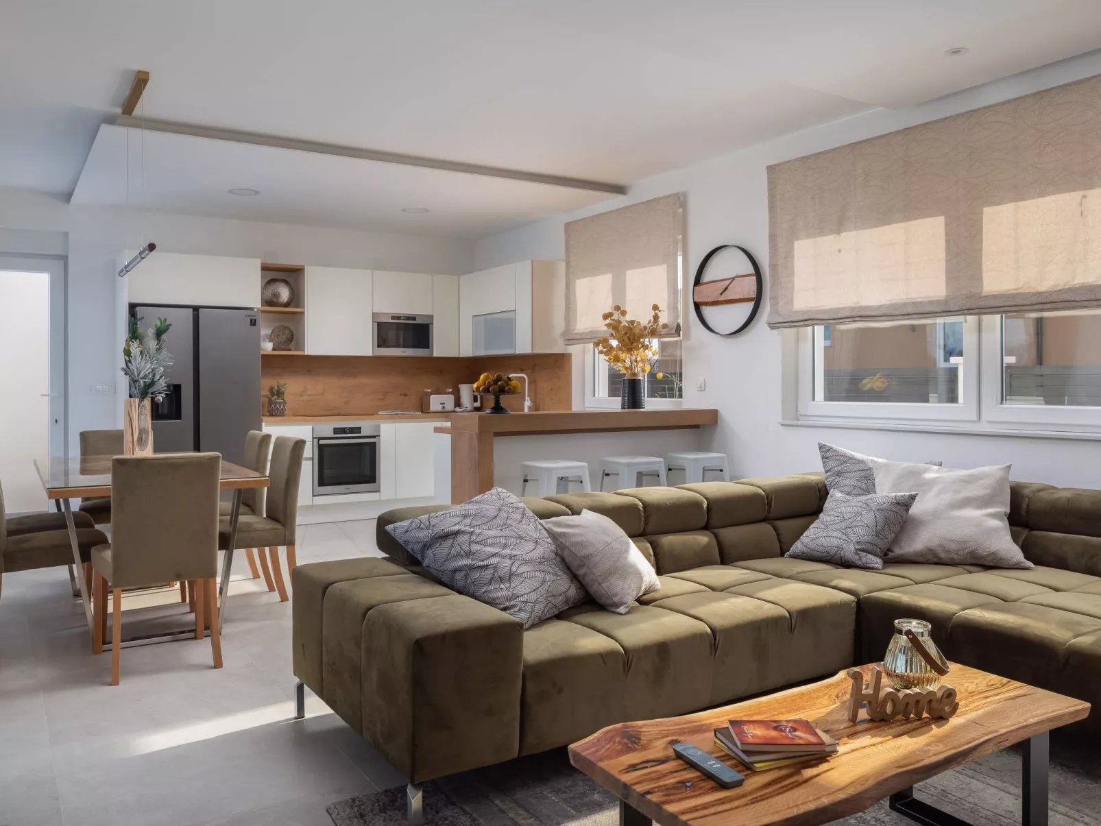 Villa in Strandnähe, Pool, Kinderspielplatz - Image-tags.info