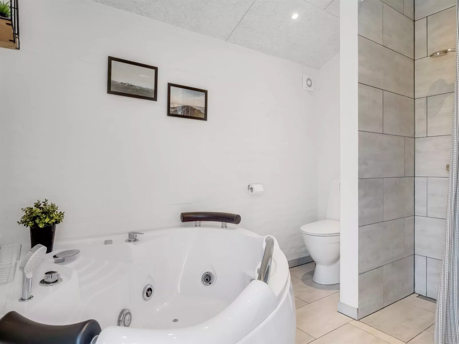 "Eerika" - 500m to the fjord - Binnen