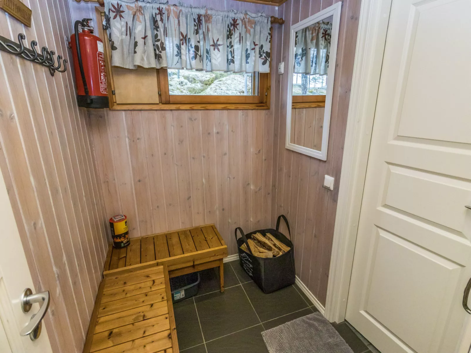 Villa hyppykallio - Binnen