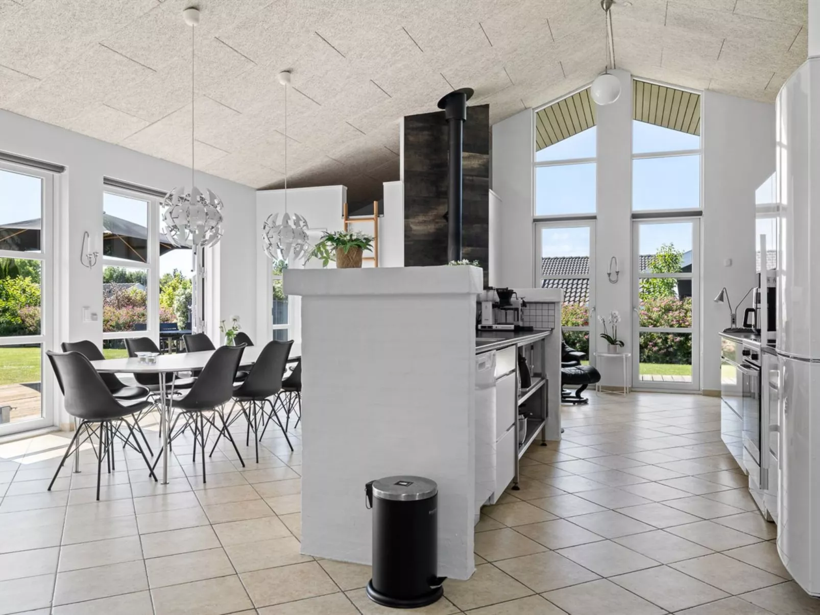 "Mildred" - 400m from the sea - Binnen