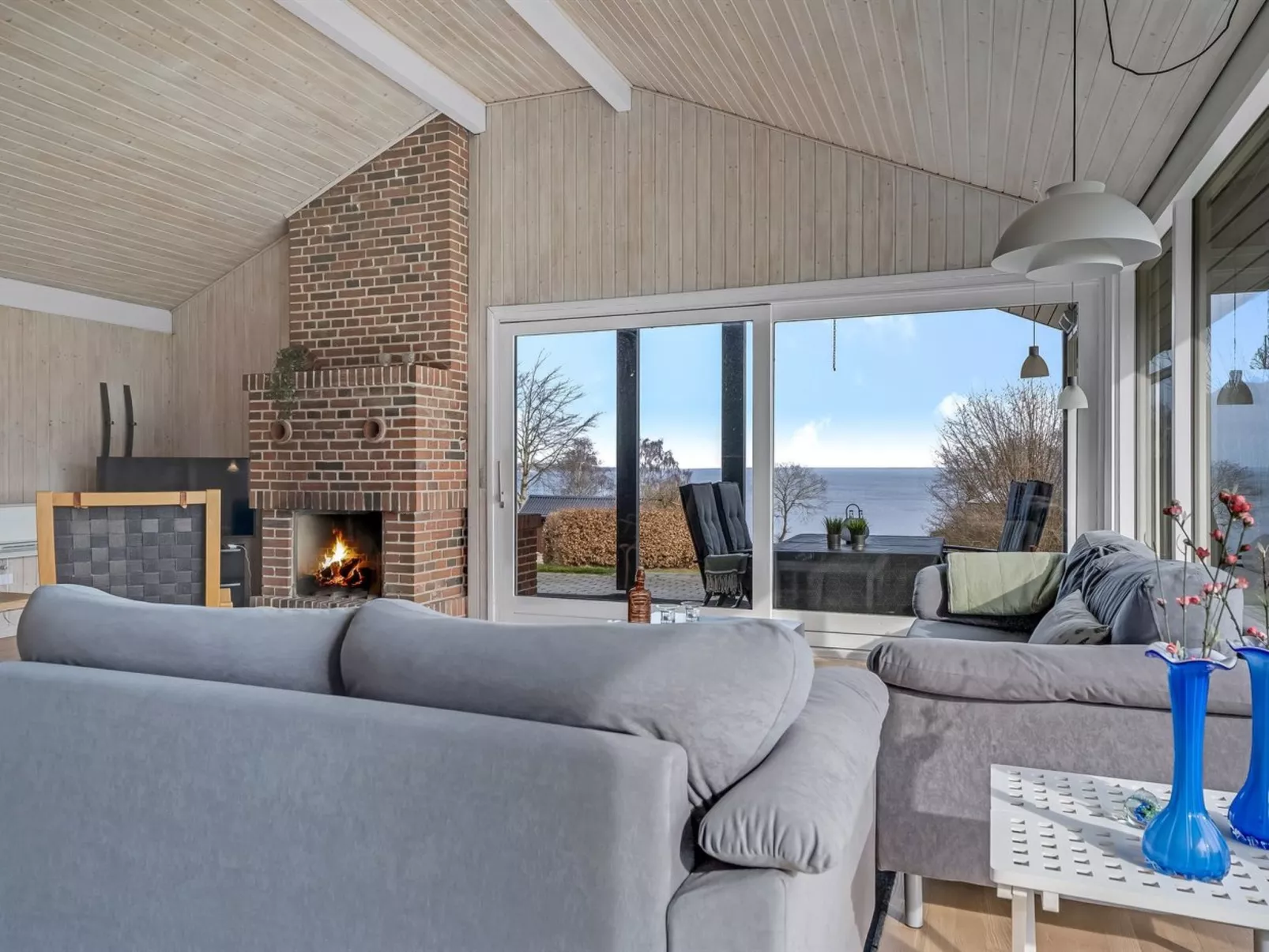 "Tosti" - 180m to the fjord - Binnen