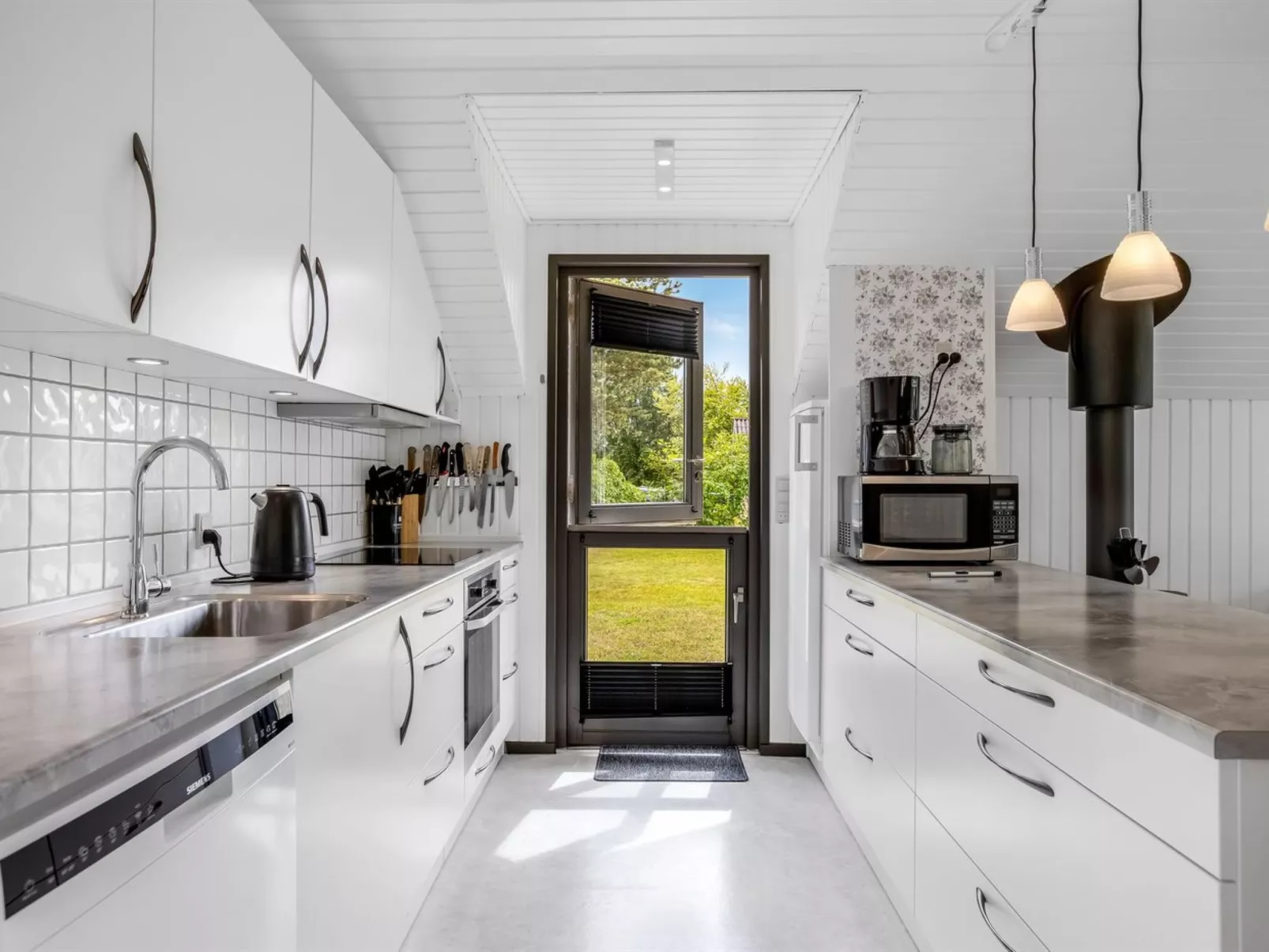 "Emiljan" -  from the sea-Binnen