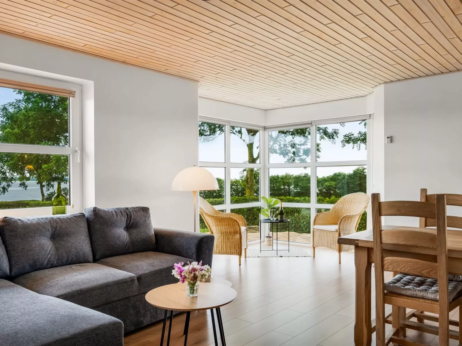 "Erja" - 300m to the fjord-Binnen