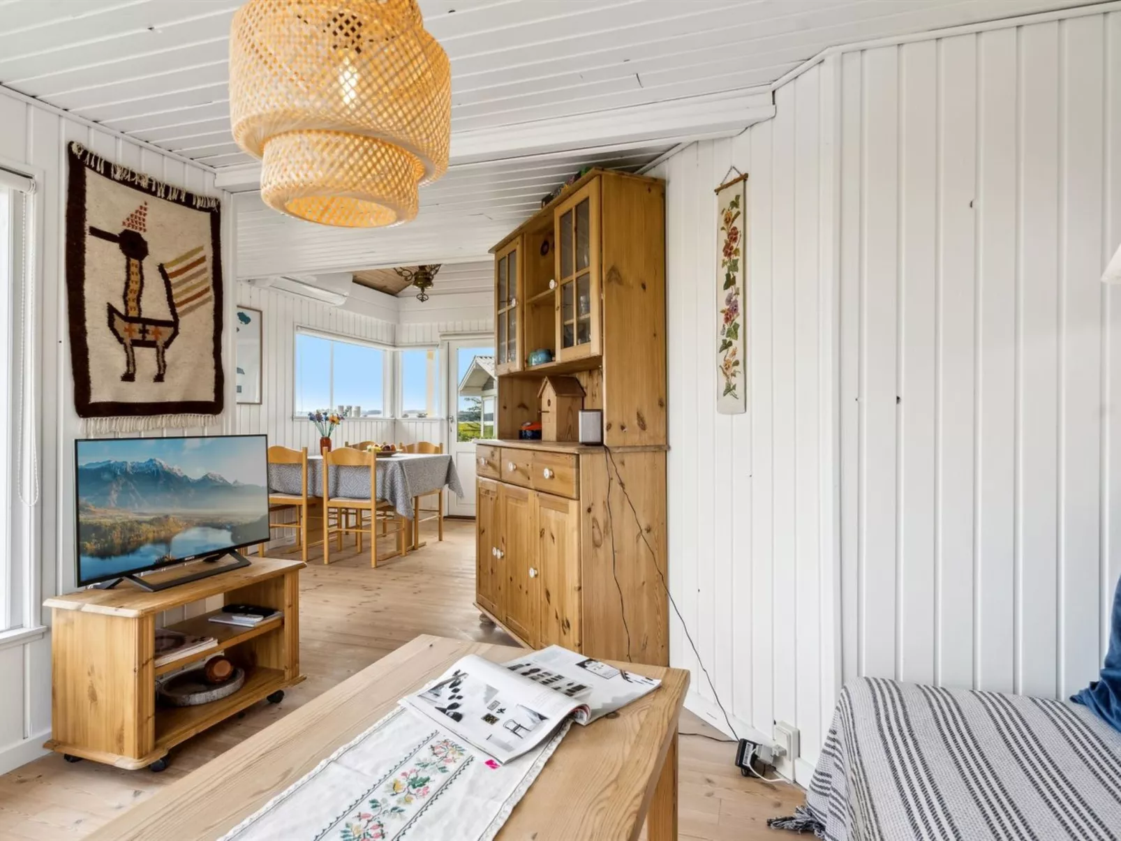 "Gudmar" - 75m from the sea-Binnen