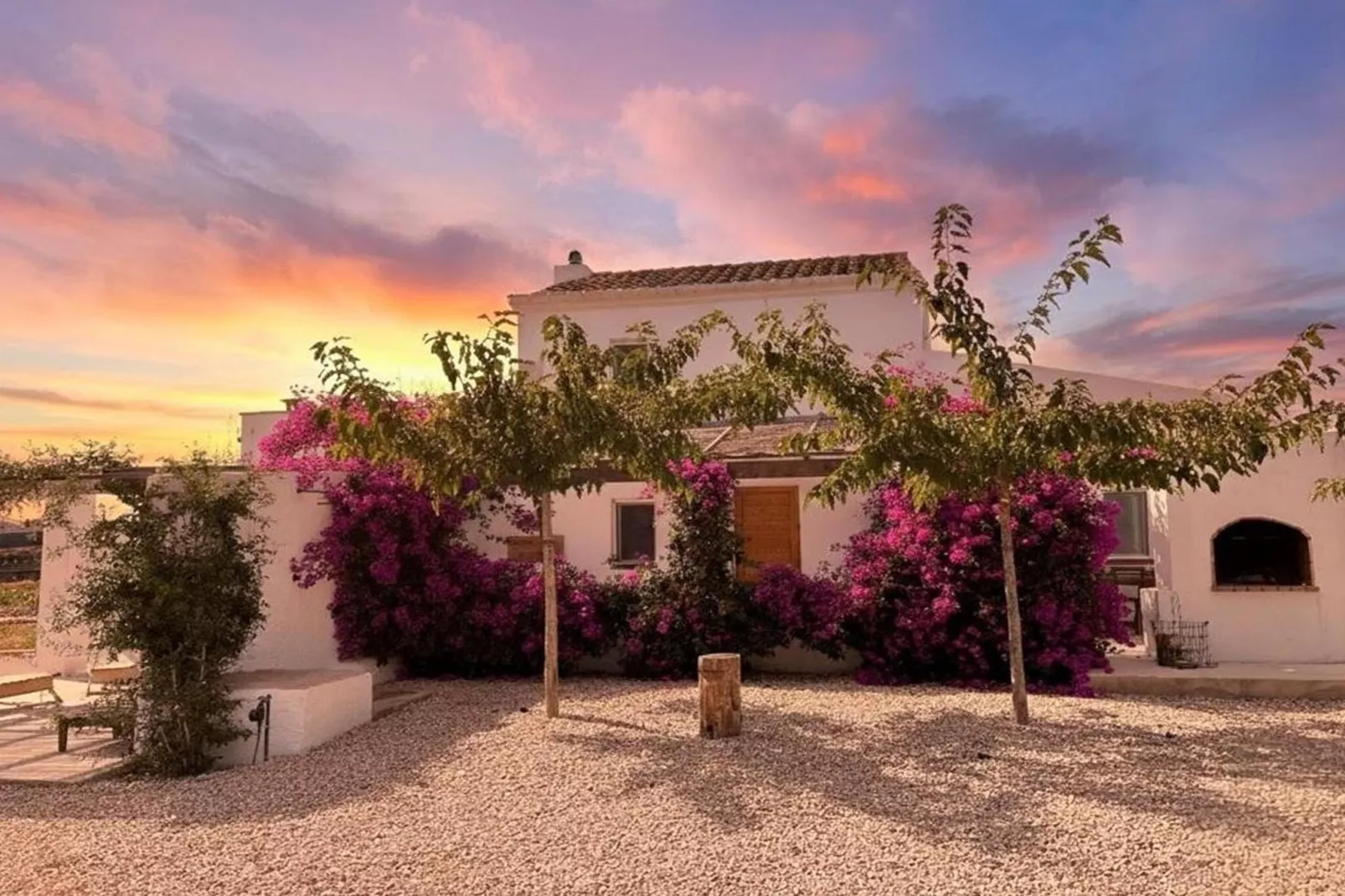 Mas Midó-Buitenkant zomer