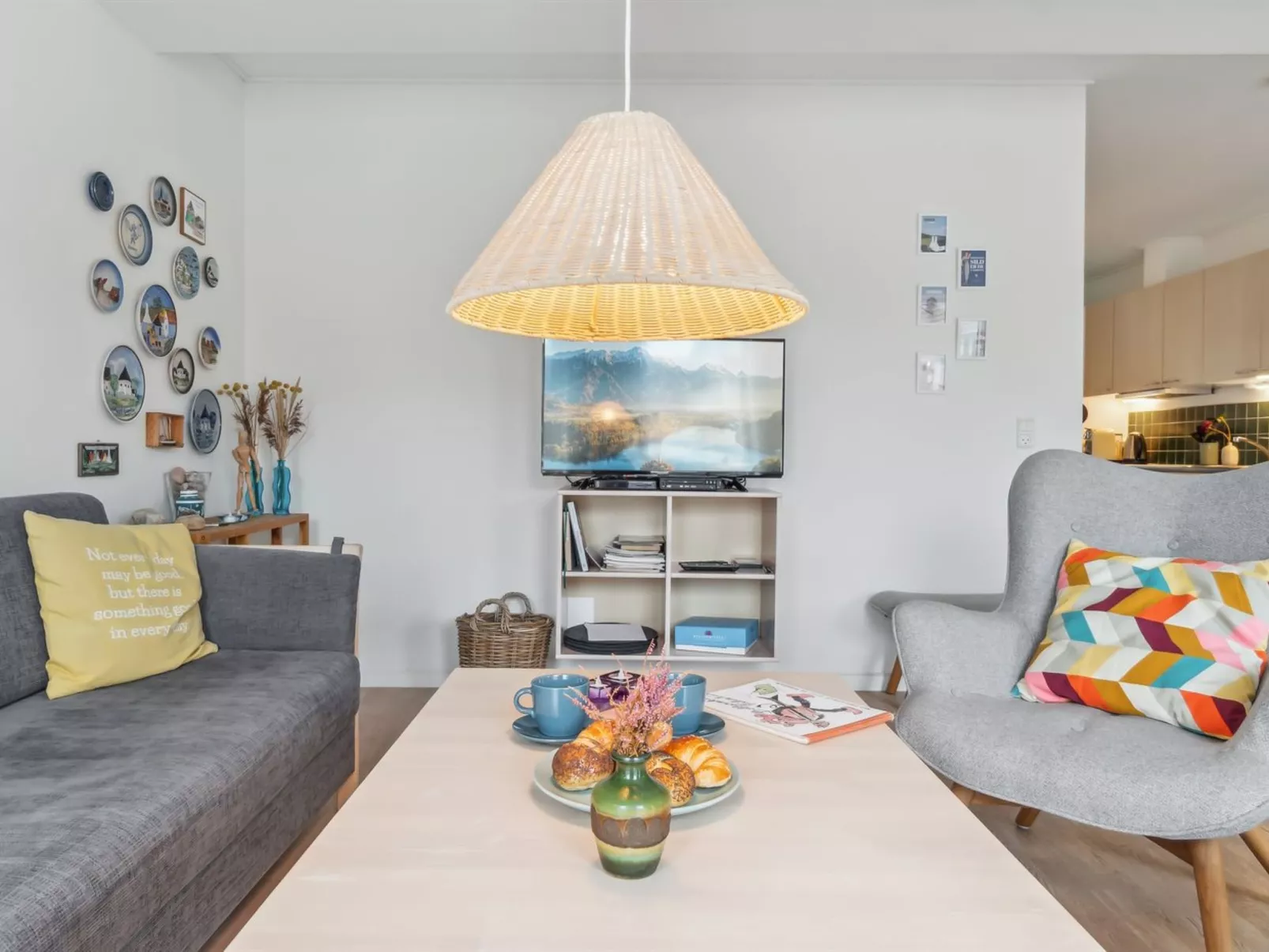 "Yosefin" - 50m from the sea-Binnen