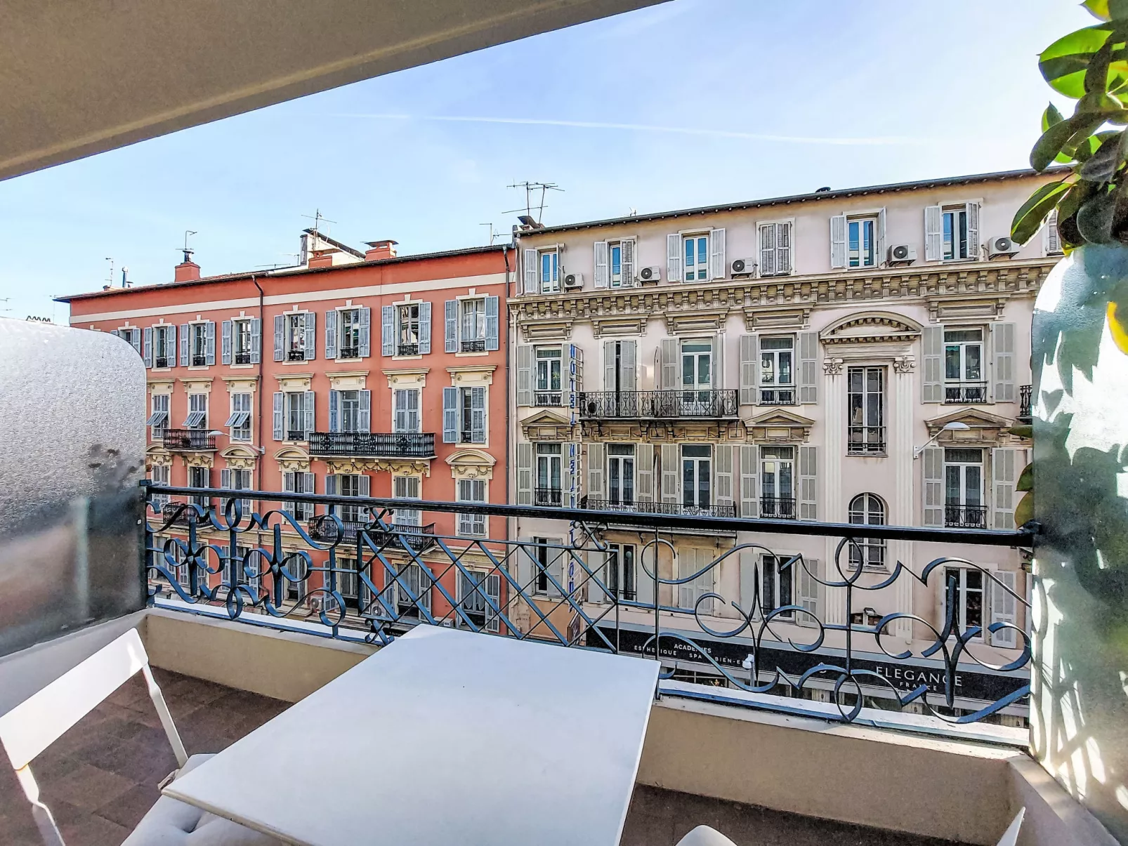 Le Lafayette - Buiten