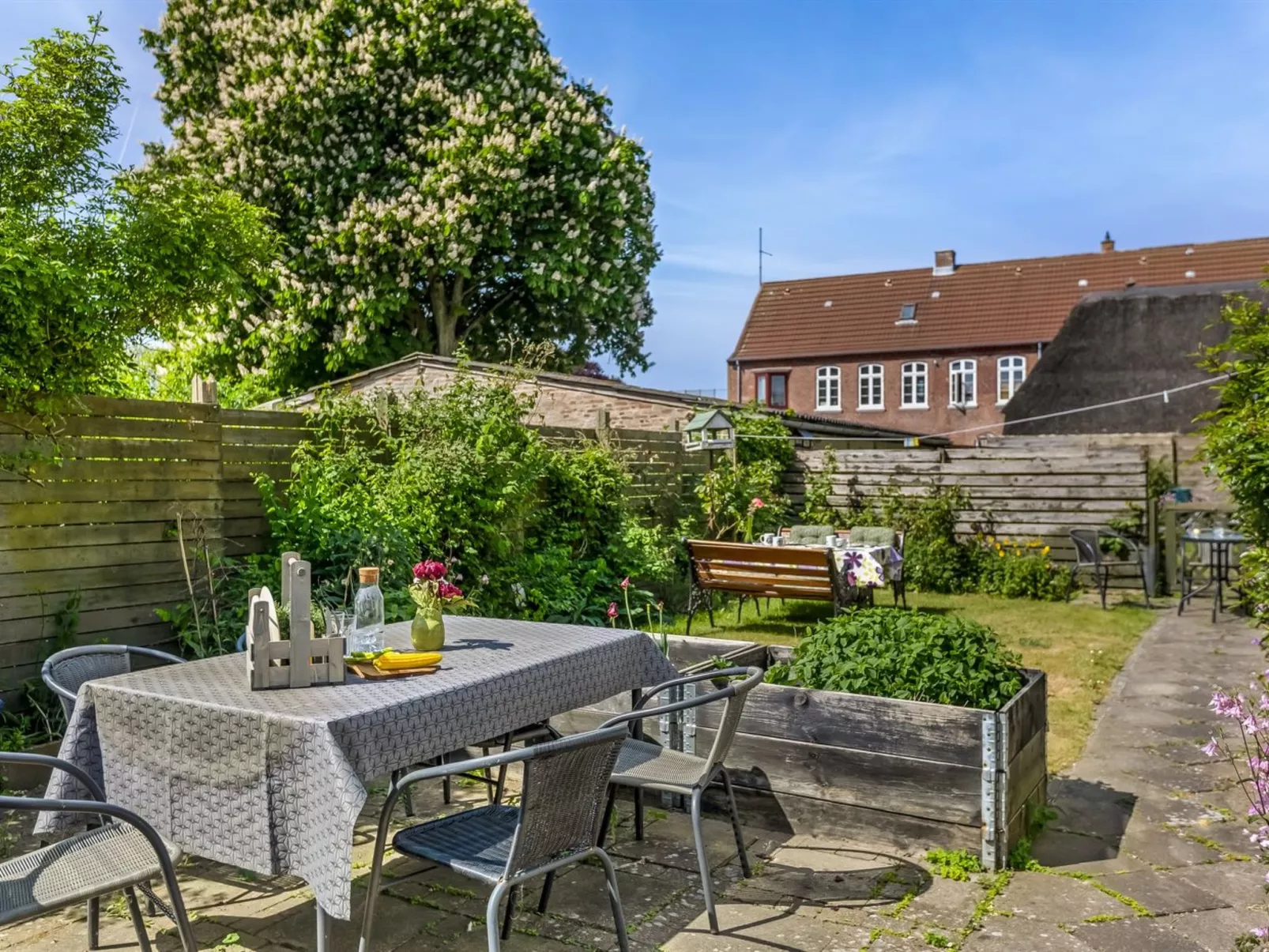 "Spase" - 23km from the sea - Buiten