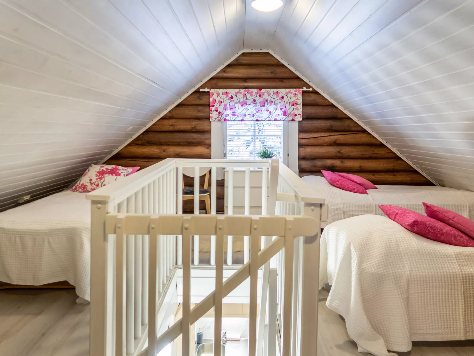 Linnanhelmi (ent. metsäpeura) - Binnen