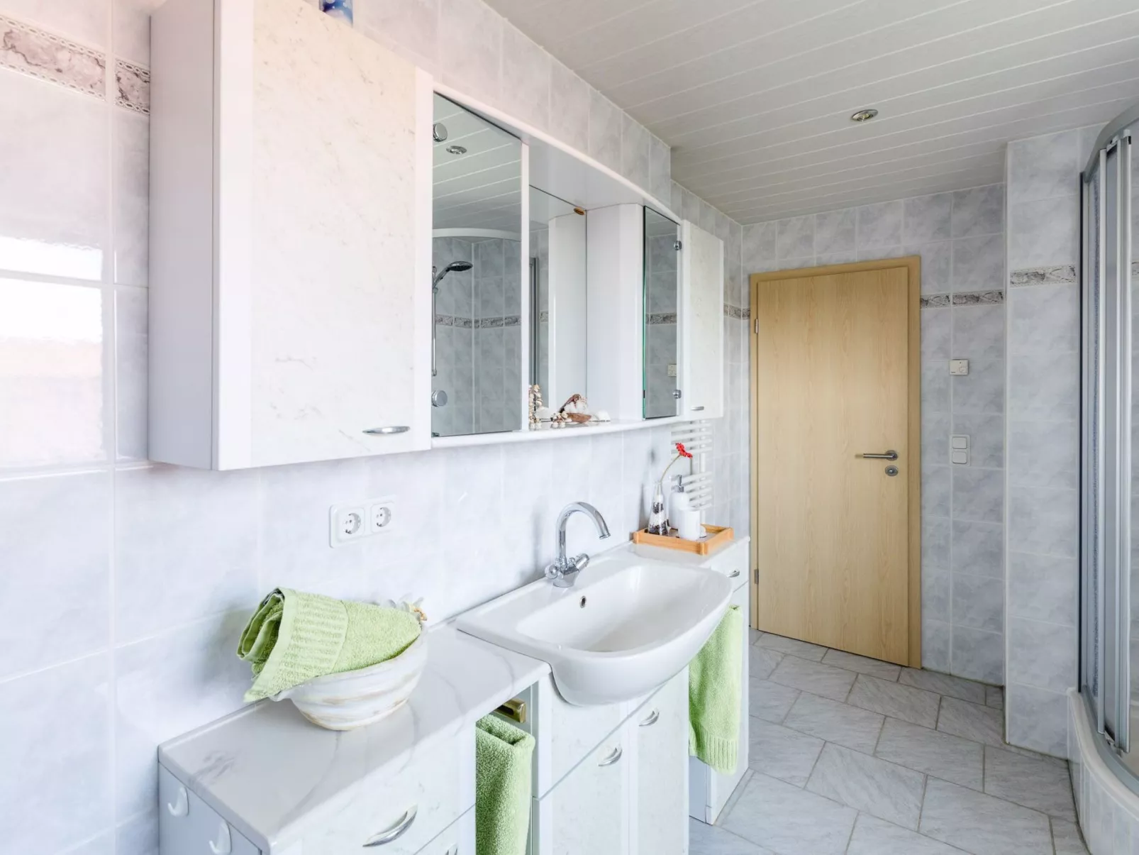 Mit Parkplatz und Fahrradunterstellmöglichkeit mit Balkon nah am Wald - Image-tags.info