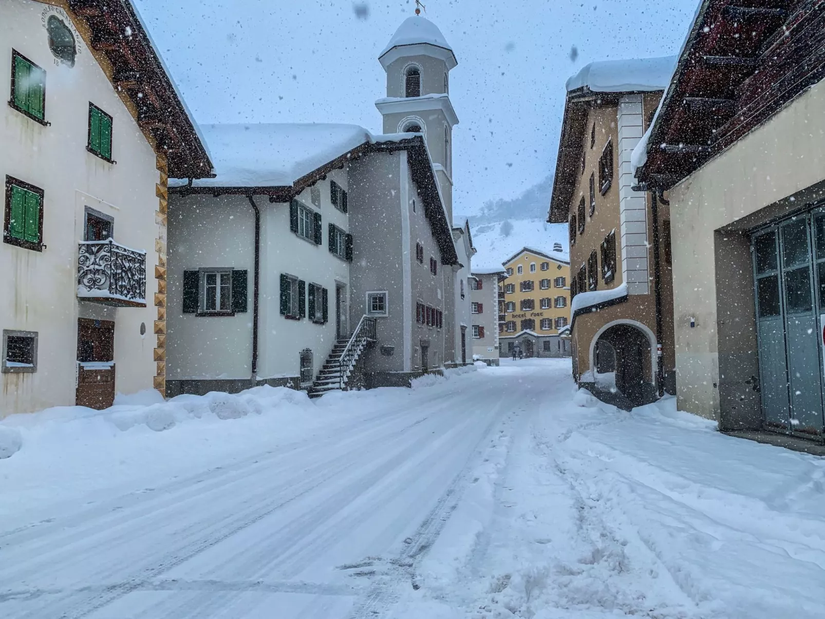 Mit Blick in die Berge - Image-tags.info