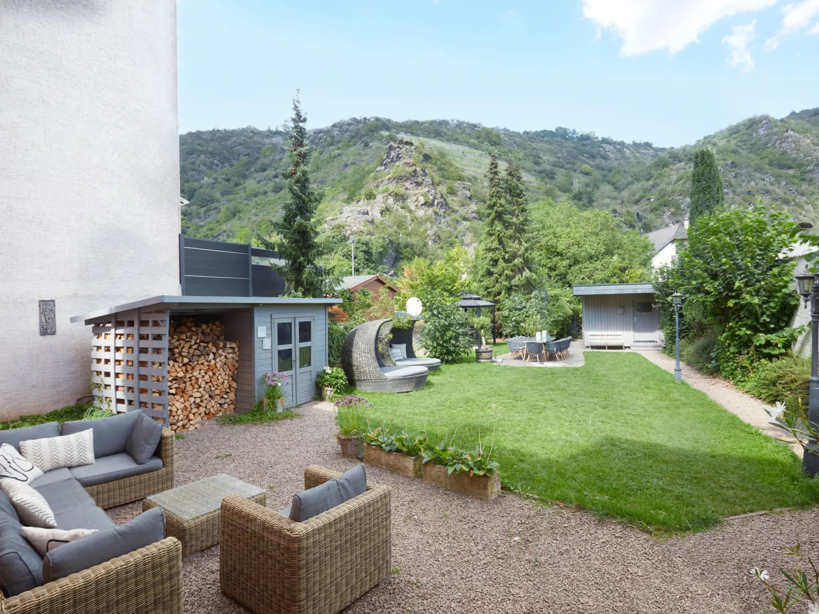 Apple Tree , direkt an der Mosel - Image-tags.info