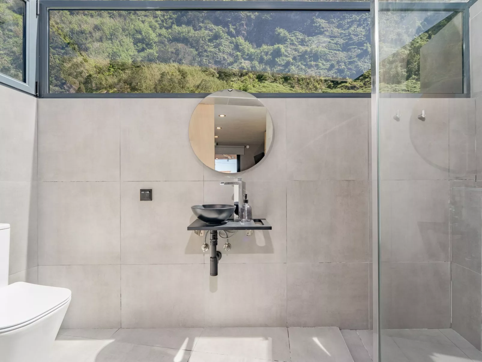 Modernes Studio, Terrasse mit Meerblick und Zugang zur Brandung-Image-tags.info