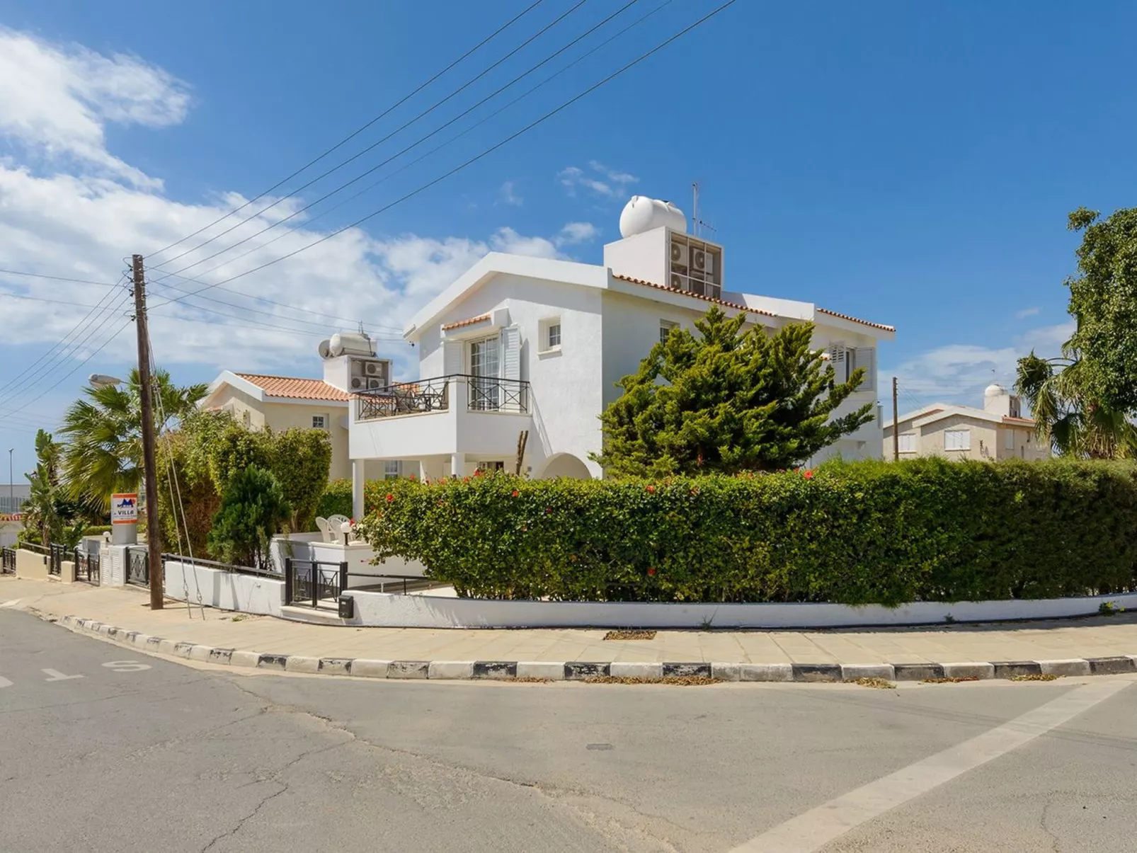 4-Schlafzimmer-Villa mit privatem Pool in Ayia Napa - Image-tags.info