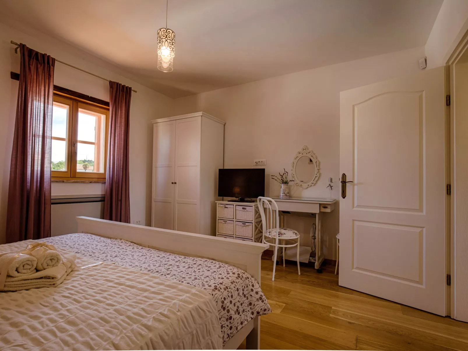 In Kras mit privatem Parkplatz - Image-tags.info