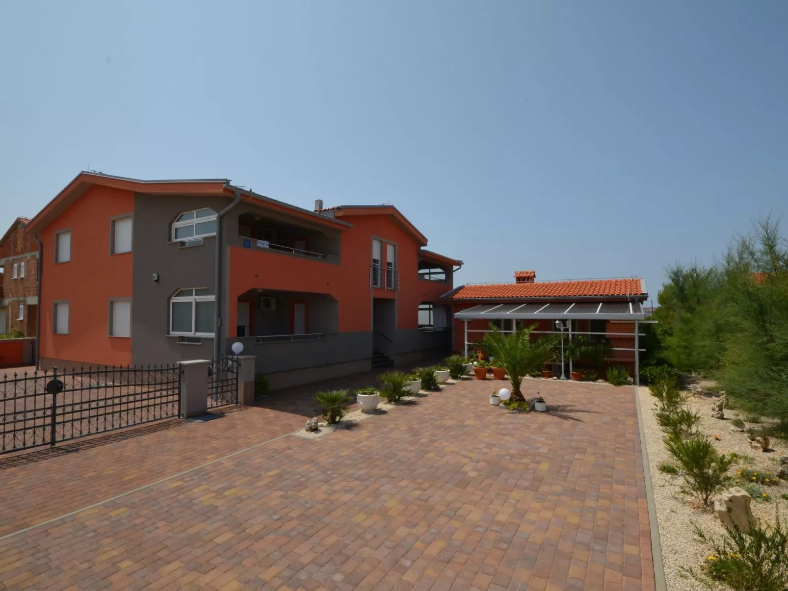 Apartment Komljen 3 - Image-tags.info