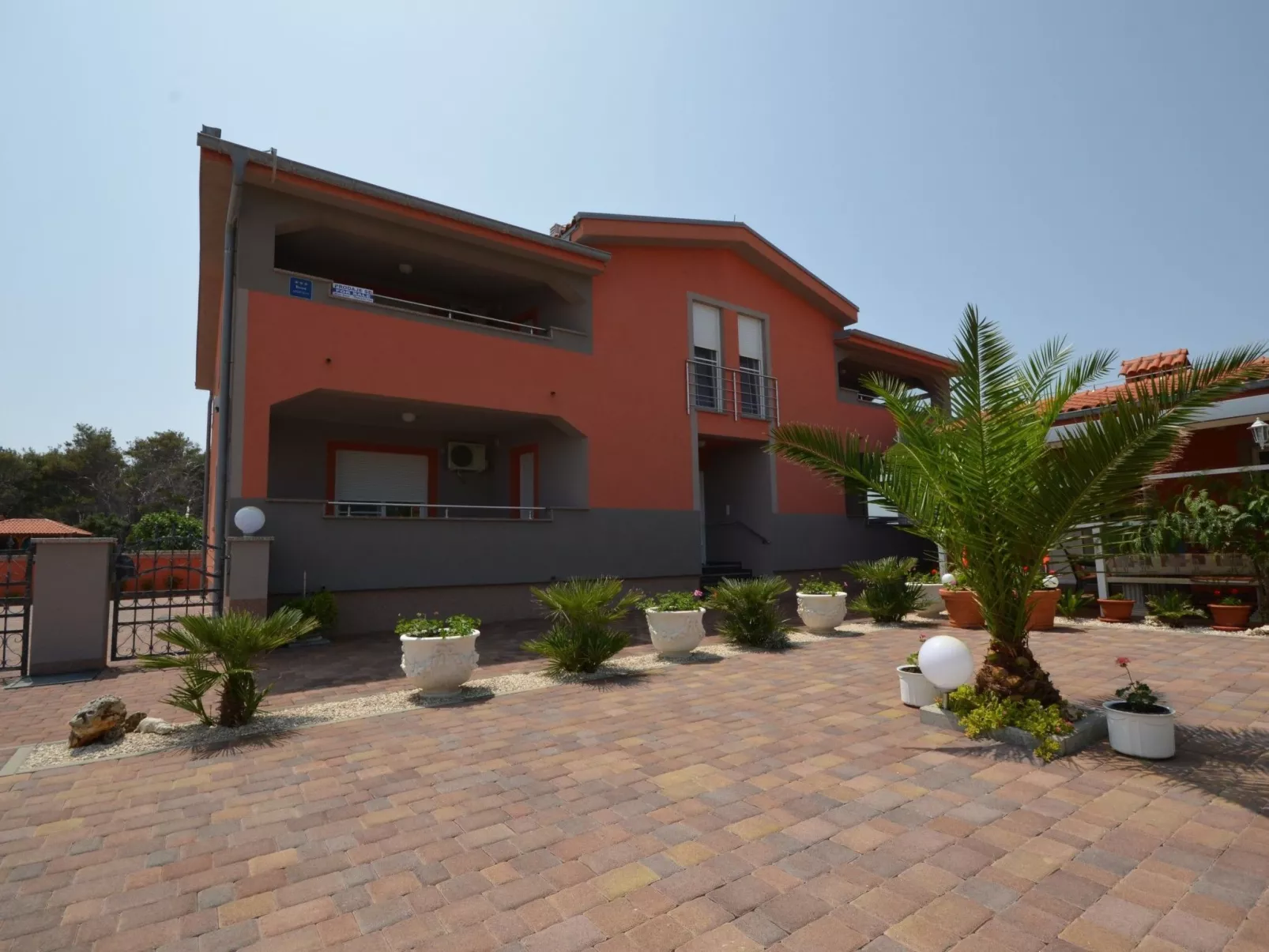 Apartment Komljen 4 - Image-tags.info