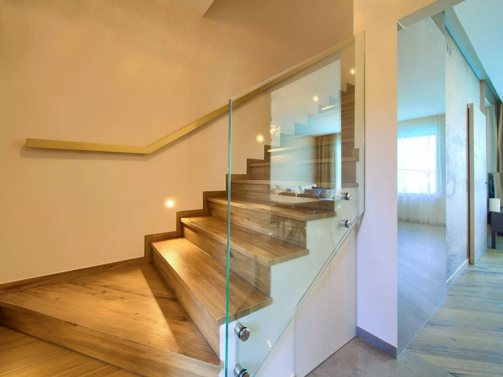 "Lana" mit Schwimmbad - Image-tags.info