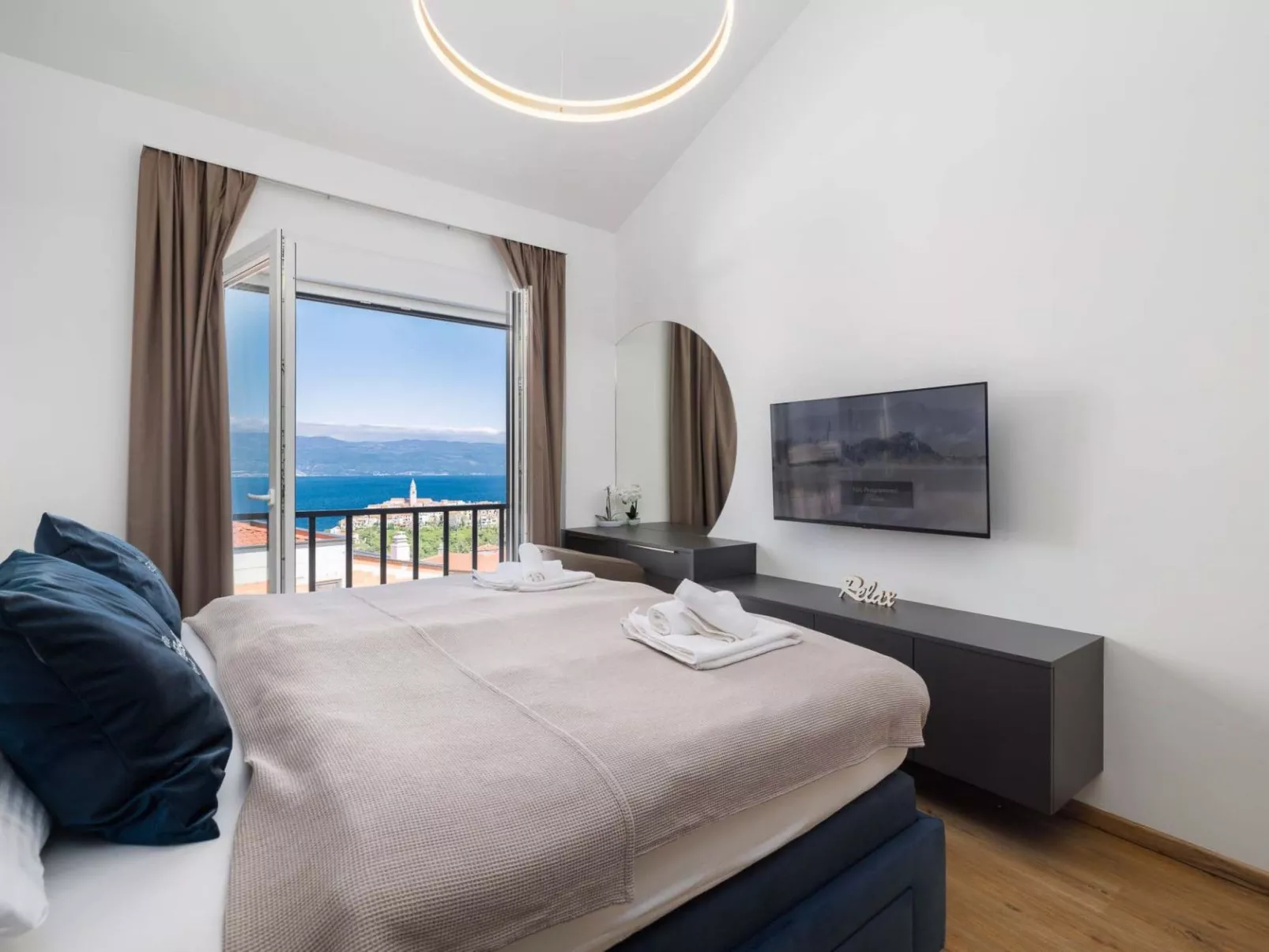 Brandneue Villa - Pool mit Panoramablick aufs Meer - Image-tags.info