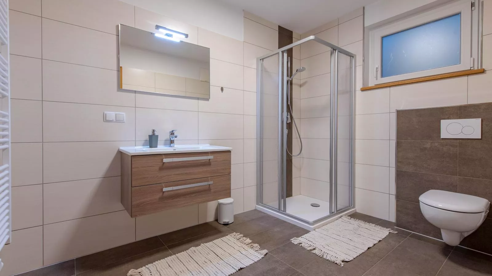 Mountain Apartment - Badkamer