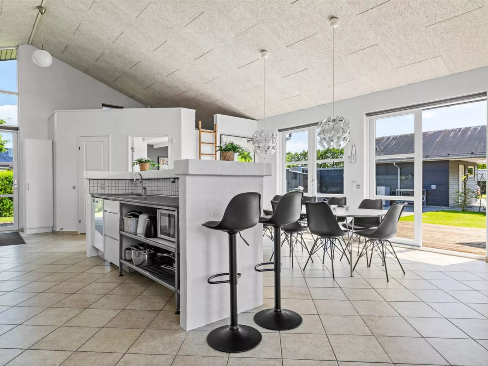 "Mildred" - 400m from the sea - Binnen