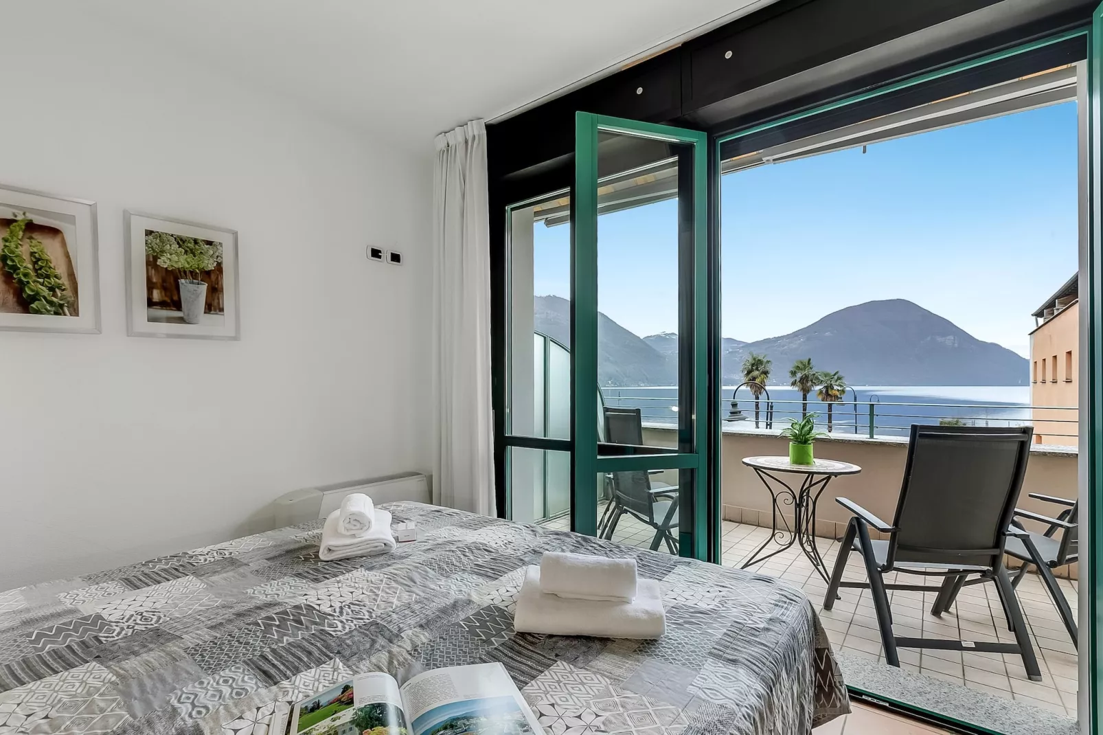 RESIDENCE PORTO LETIZIA - PALACE-2ROOM APT 6 PAX LAKE VIEW DELUXE 8210 - P2LD6 - Slaapkamer